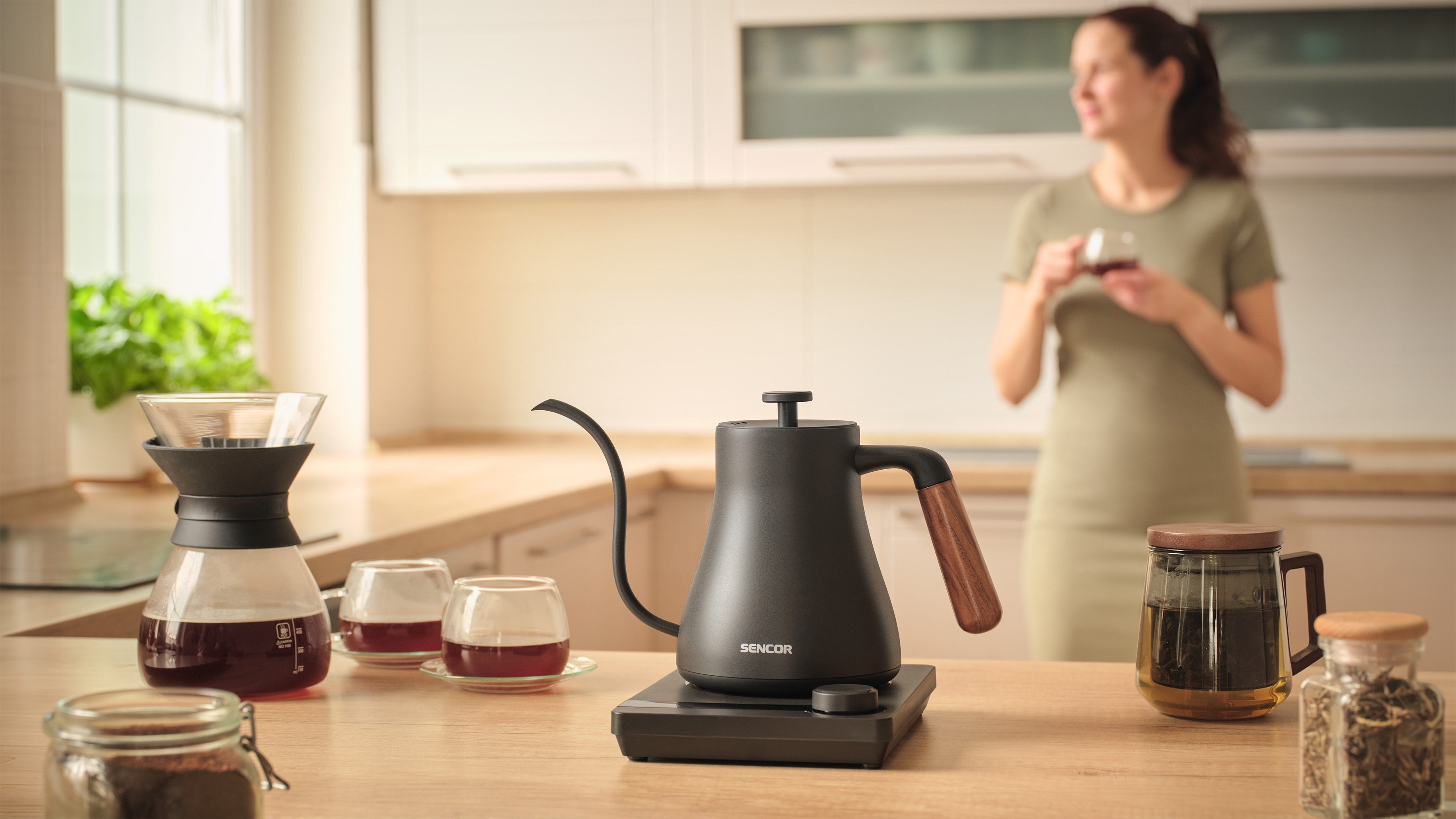 Електрочайник Sencor SWK2828BKфото