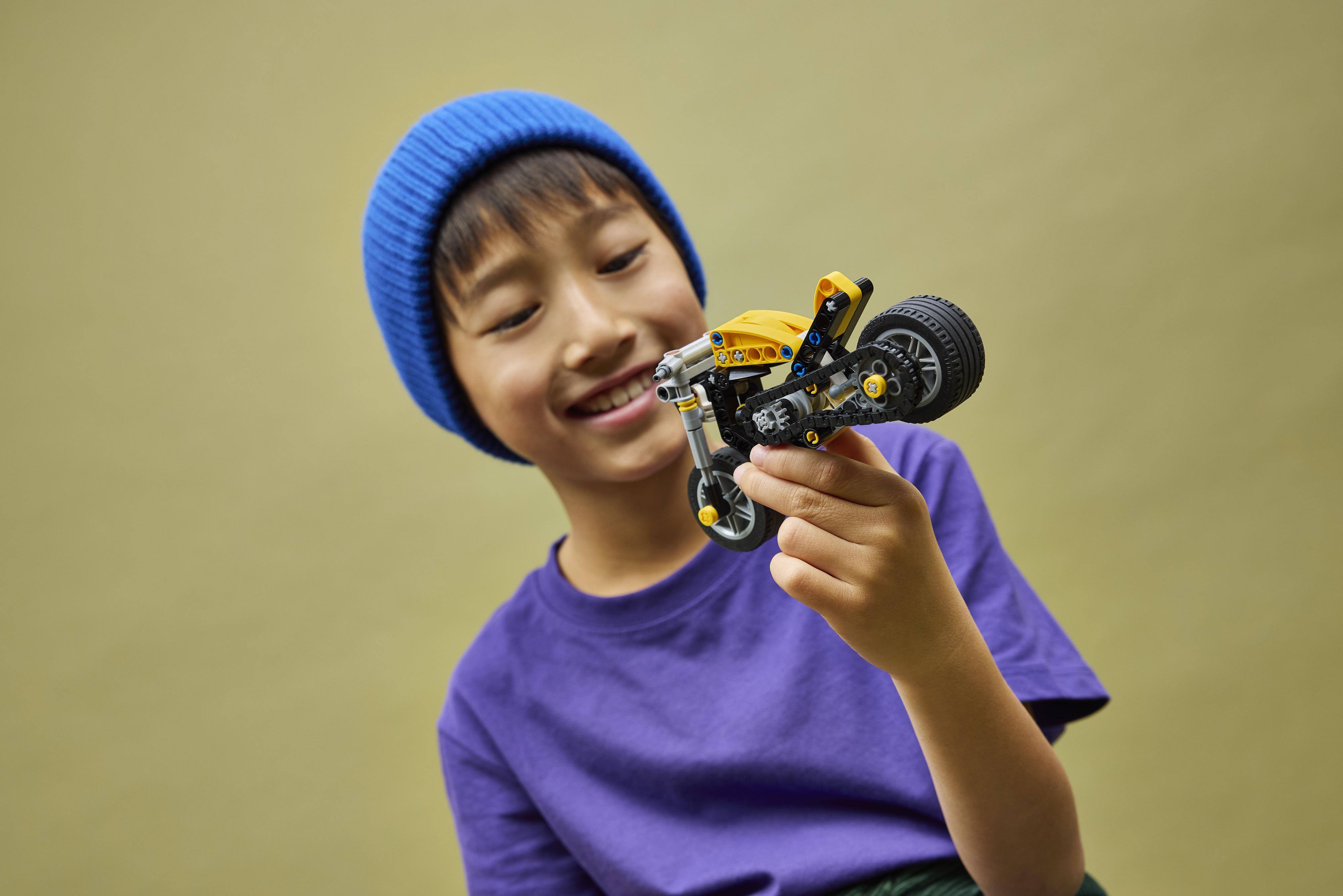 LEGO 42225 Technic Желтый мотоцикл фото 11