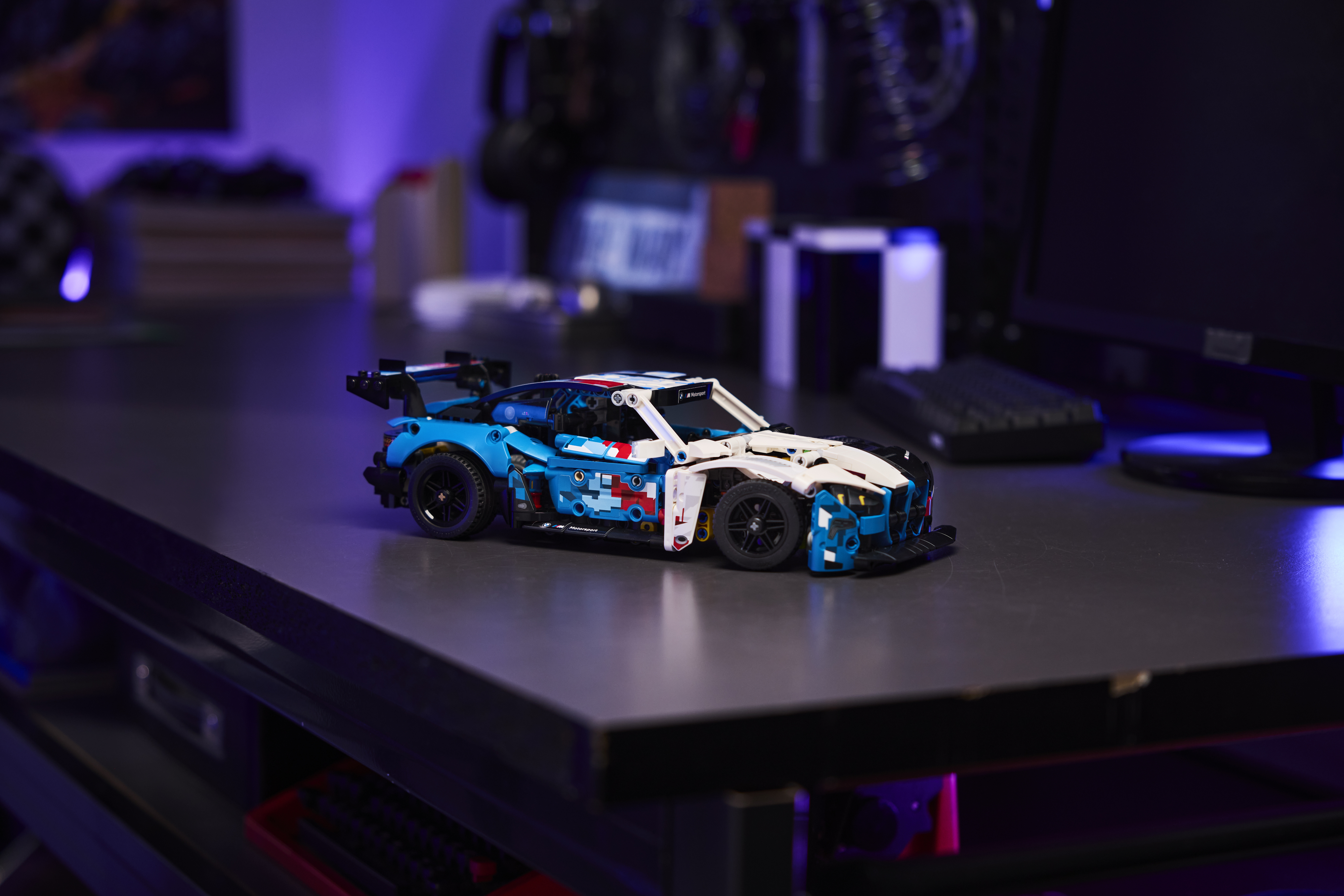 LEGO 42226 Technic Автомобиль для гонки BMW M4 GT3 EVO фото 3