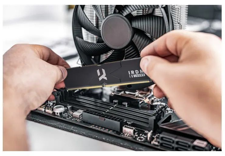 Память для ПК Goodram DDR5 32GB (2x16GB) 6000 MHz IRDM Black (IR-6000D564L36S/32GDC) фото 