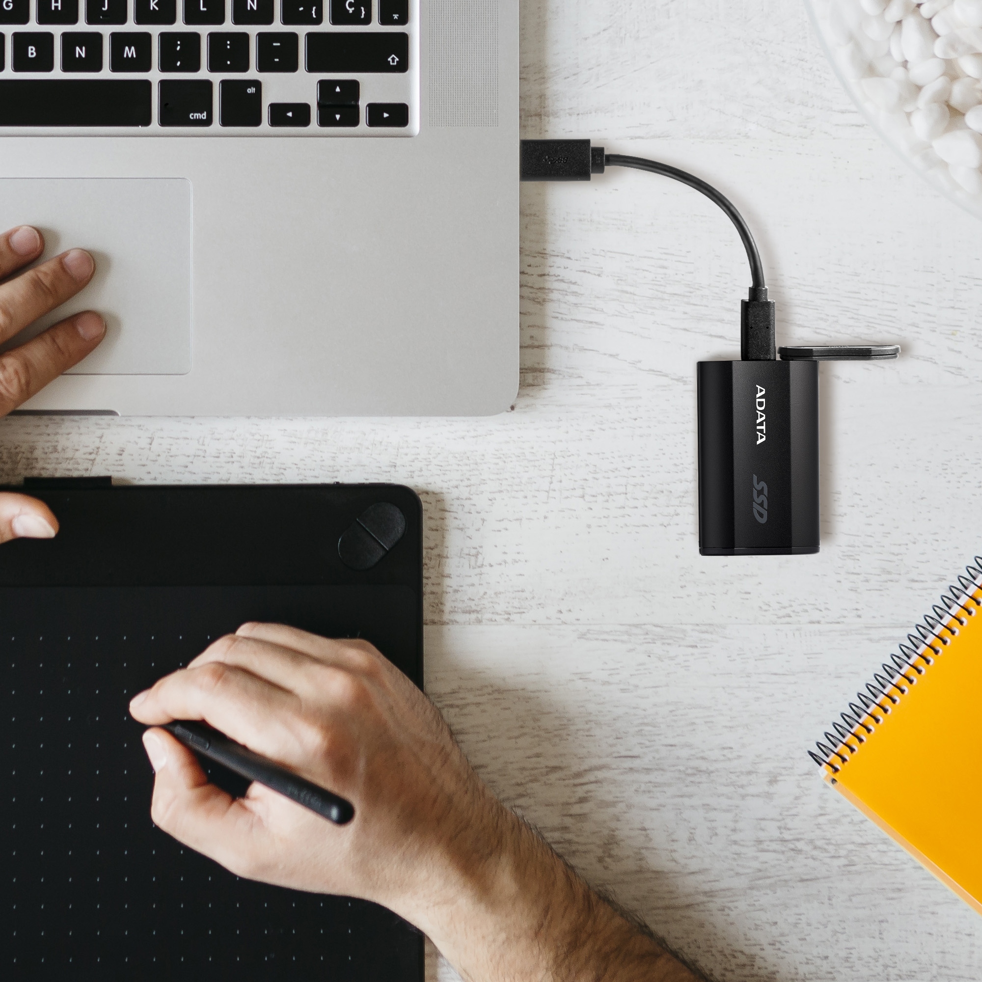 SSD накопитель ADATA USB 3.2 2TB (SD810-2000G-CBK) фото 