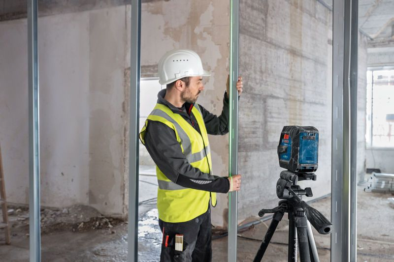 Нівелір лазерний Bosch Professional GLL 20-22 G 3.7В/4АА до 20м ±0.3мм/м (0.601.065.601)фото