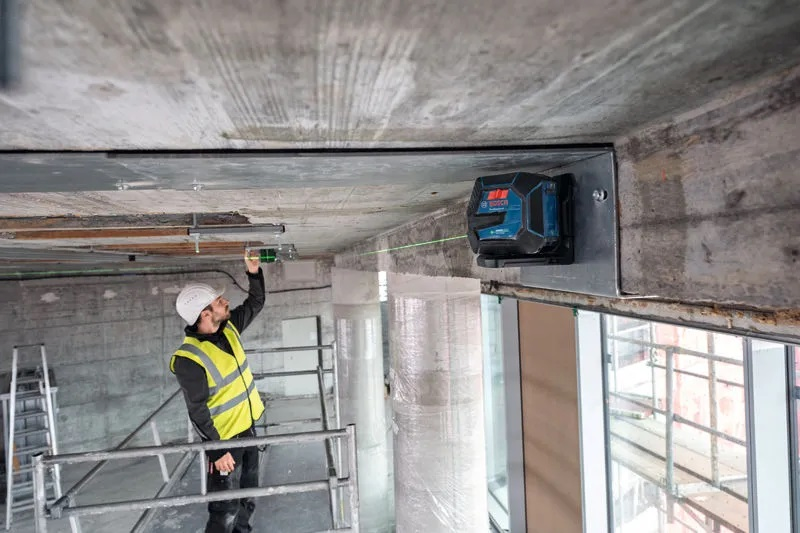 Нівелір лазерний Bosch Professional GLL 20-22 G 3.7В/4АА до 20м ±0.3мм/м (0.601.065.601)фото