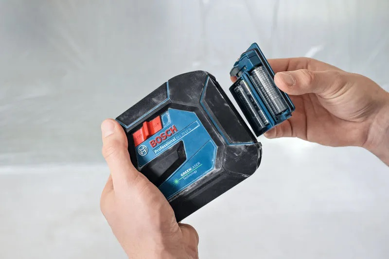 Нівелір лазерний Bosch Professional GLL 20-22 G 3.7В/4АА до 20м ±0.3мм/м (0.601.065.601)фото