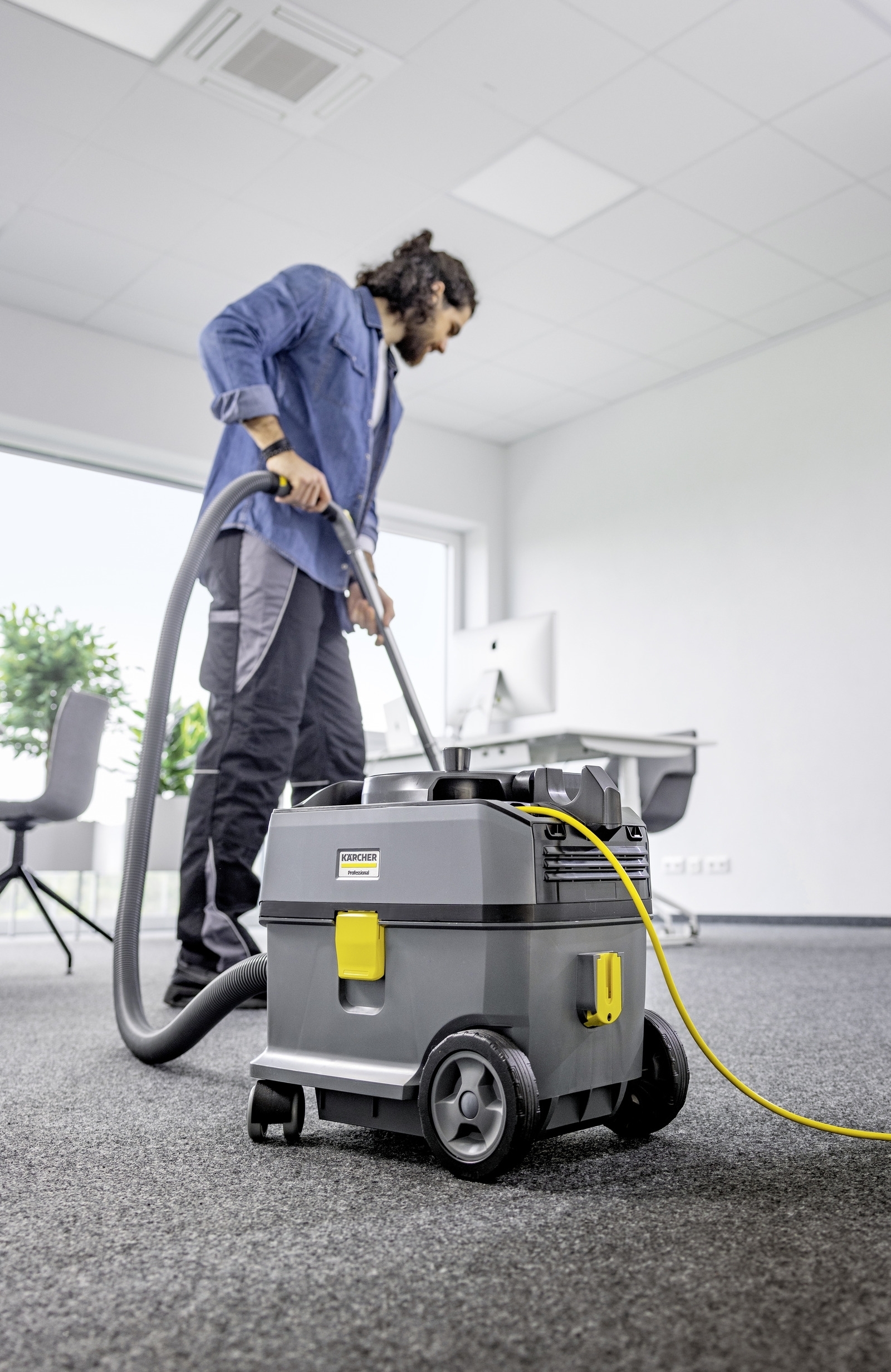Пилосос професійний Karcher T 10/1 585Вт (1.527-300.0)фото
