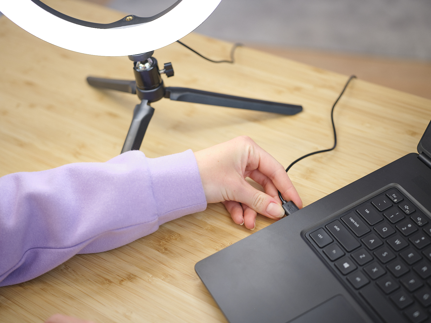 Комплект для стриминга Trust Maku+ 2-in-1 Streaming Kit, зеленый фон и кольцевая лампа фото 12