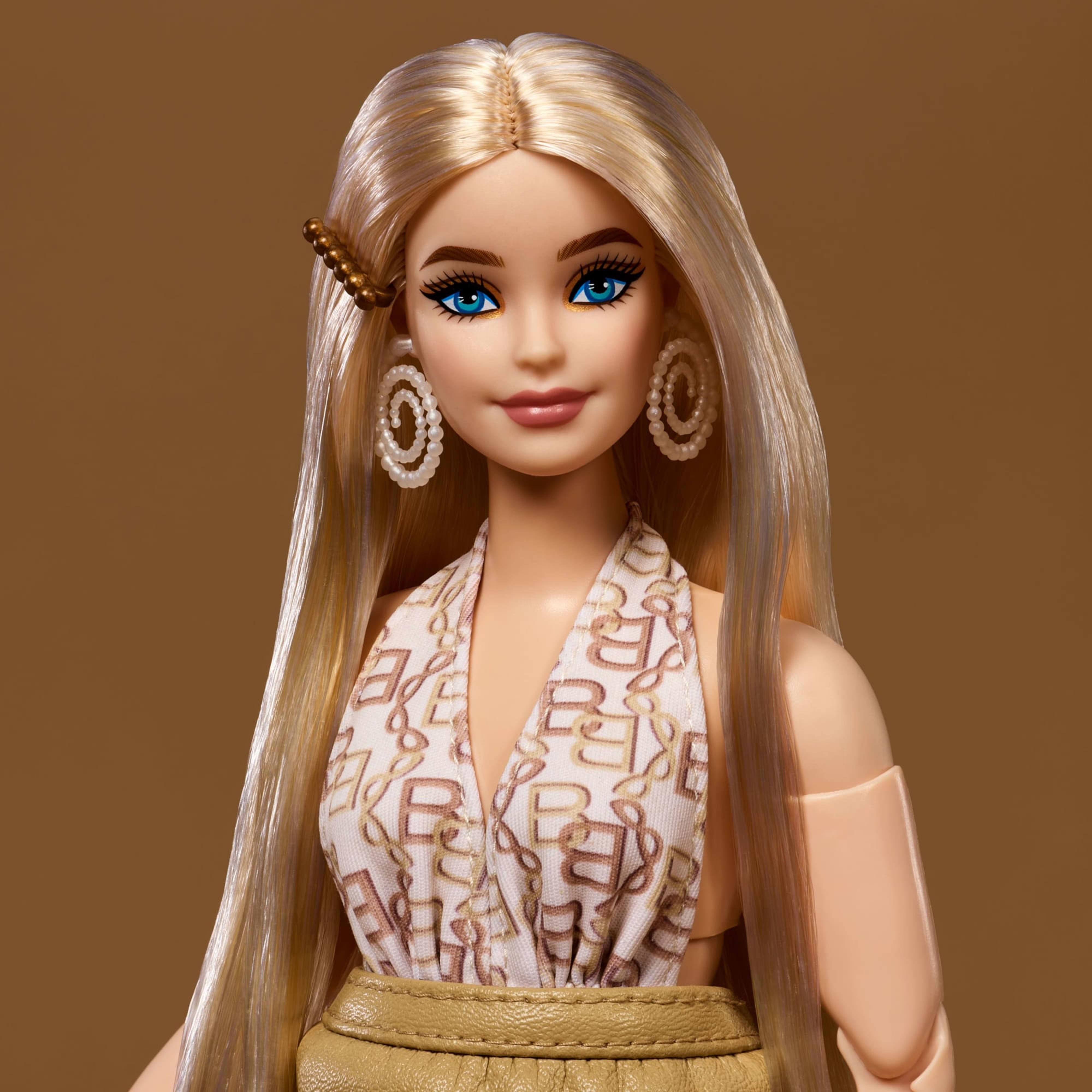 Коллекционный набор You Create Barbie Basics – блондинка (JJX37) фото 9
