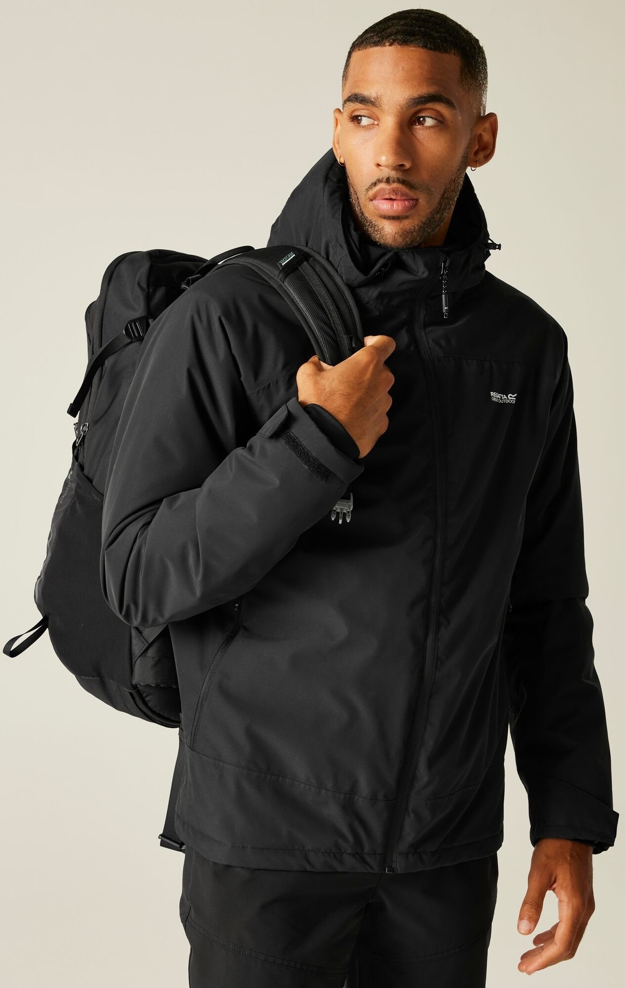 Куртка утепленная мужская Regatta Frelton RMP434-800 S черная фото 
