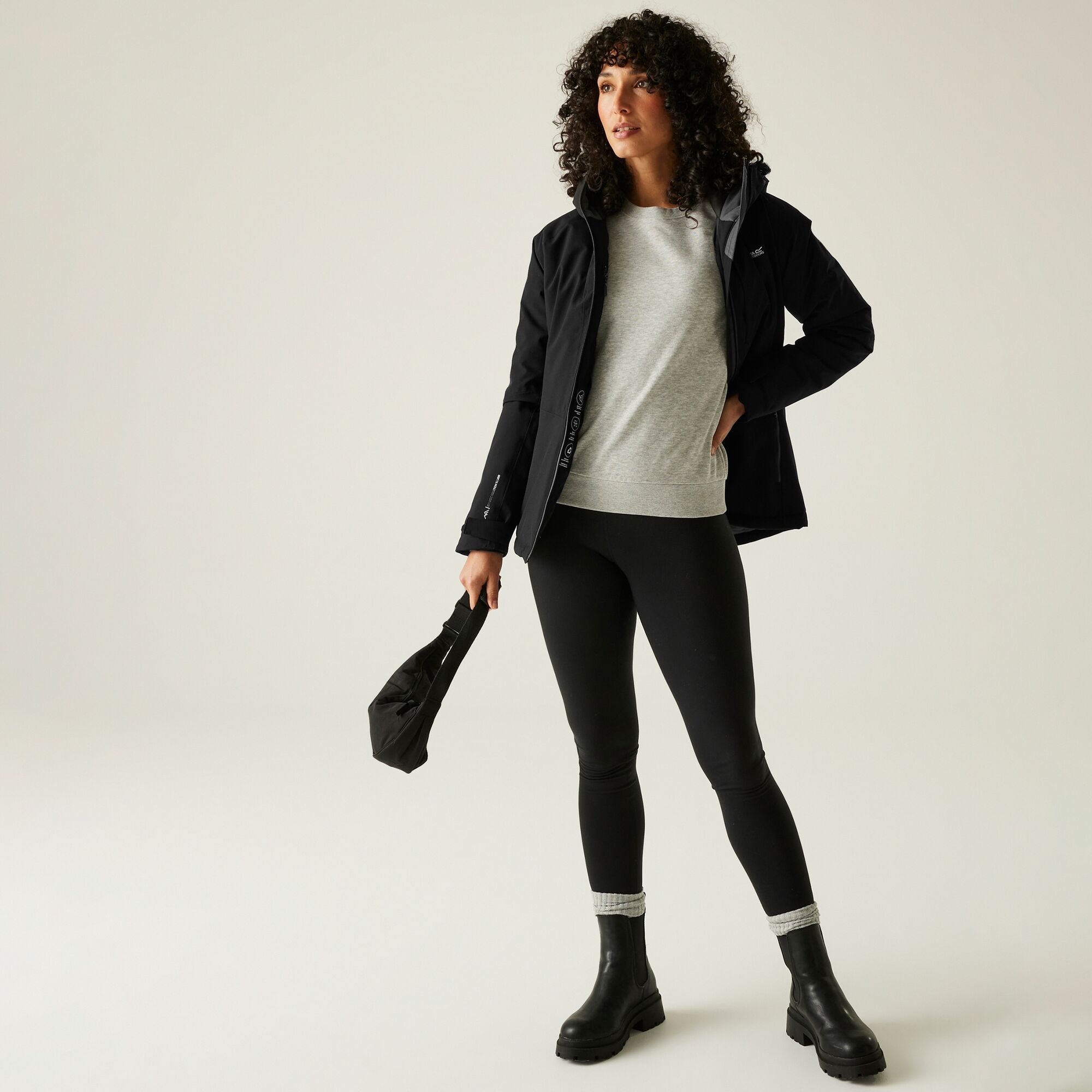 Куртка утепленная женская Regatta WmsHigtStPdJk RWP463-800 10 черная фото 