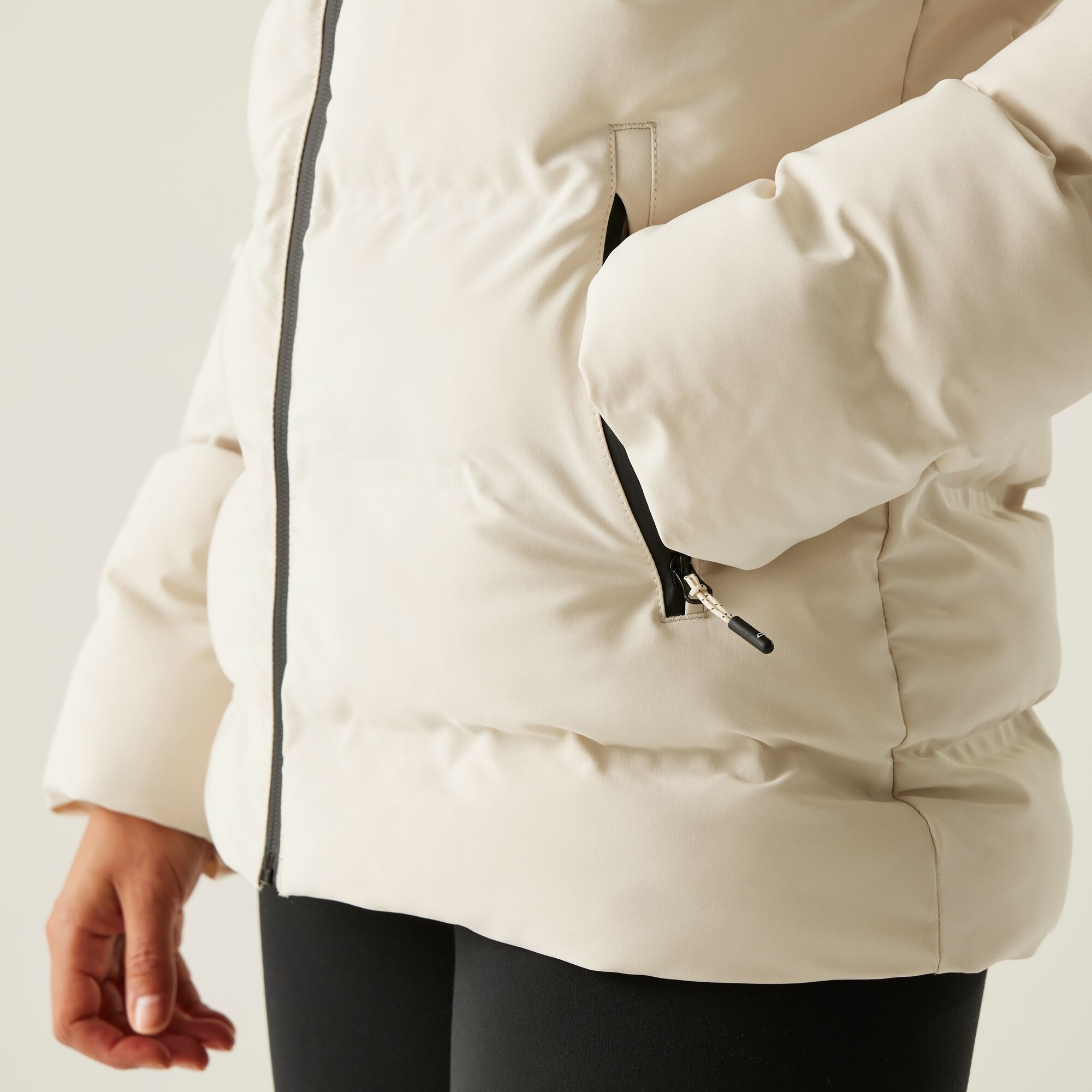 Пуховик женский Regatta WmsAltoroTml RWN396-0CE 8 молочный фото 