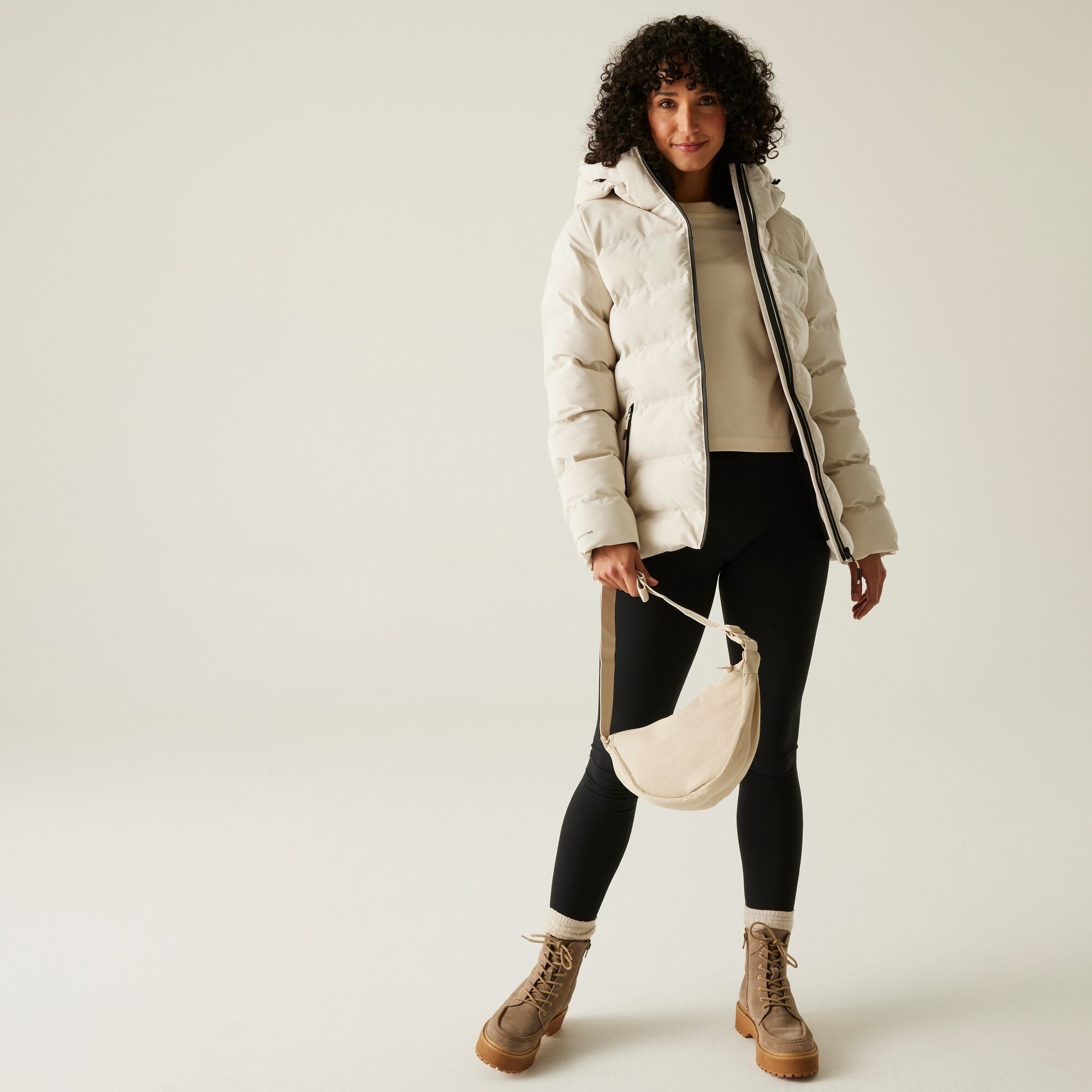 Пуховик женский Regatta WmsAltoroTml RWN396-0CE 10 молочный фото 