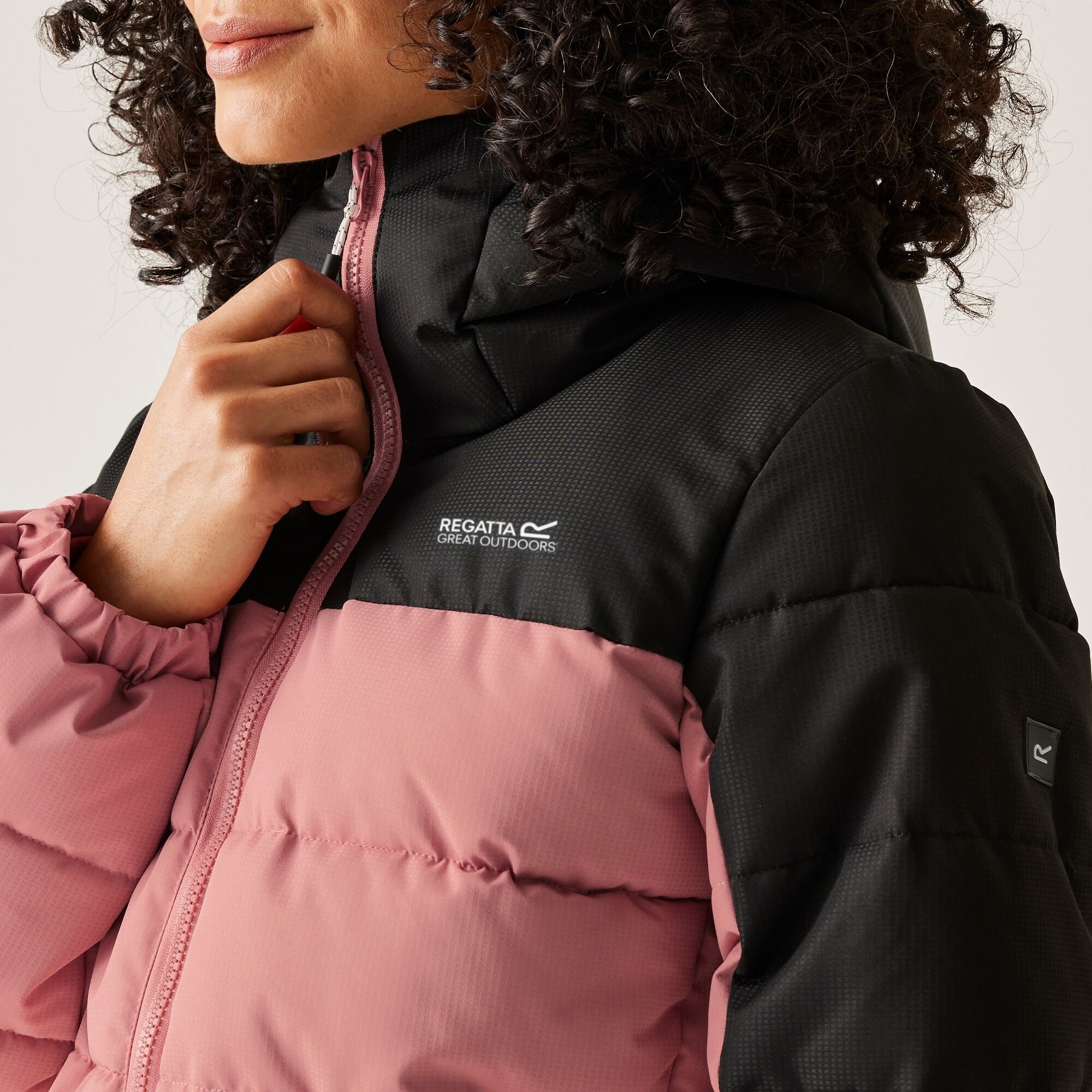 Куртка утеплена жіноча Regatta Women's Aldthorn RWN 397-1PV 16 рожева/чорнафото