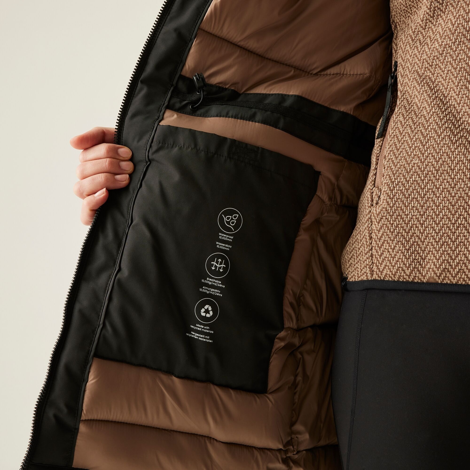 Куртка зимняя длинная женская Regatta Women's Marron RWP459-ZM5 12 черная фото 