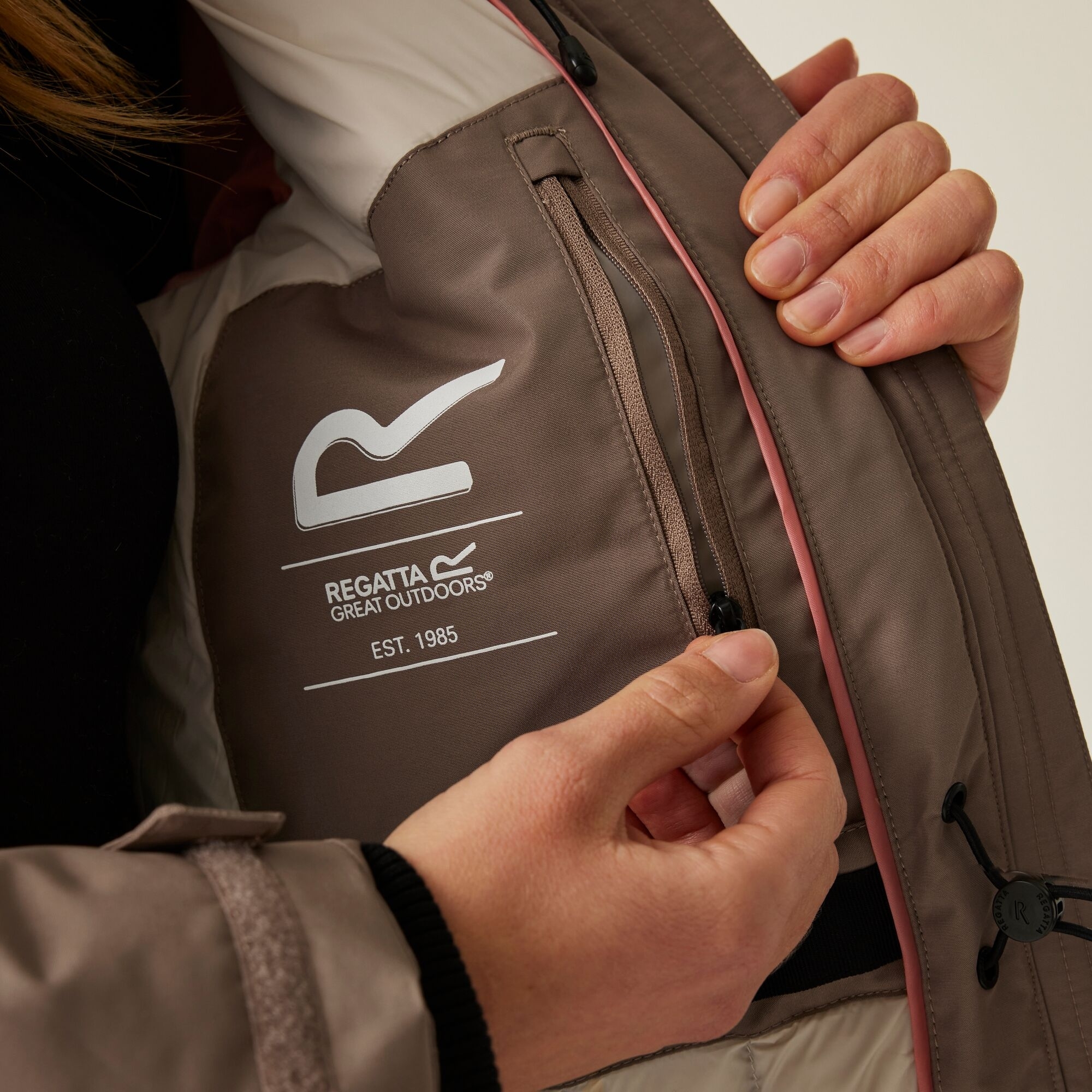 Парка жіноча Regatta Gwynn RWP461-ZZ3 12 бежевафото5