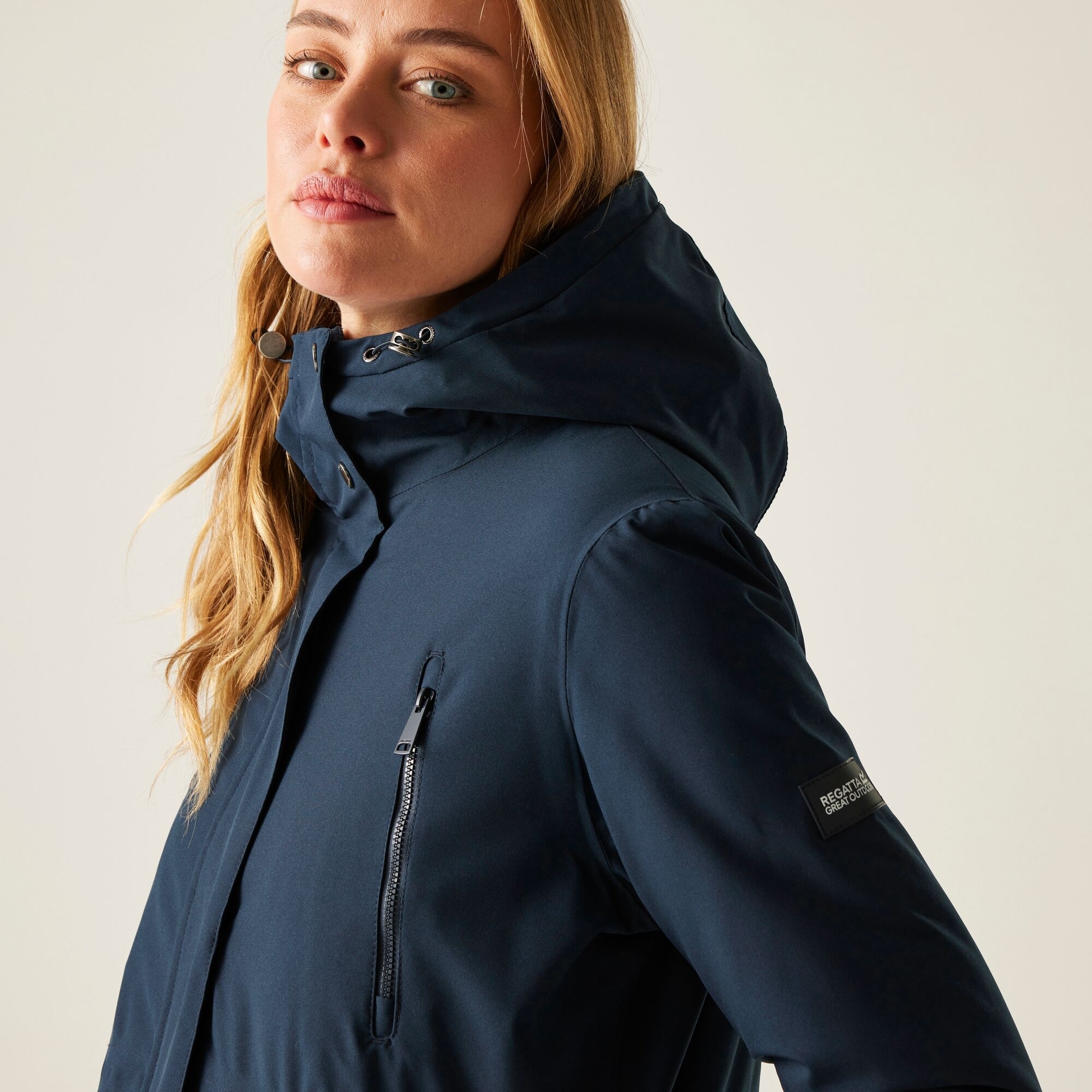 Парка женская Regatta Valenta RWP453-3FG 10 темно-синяя фото 5