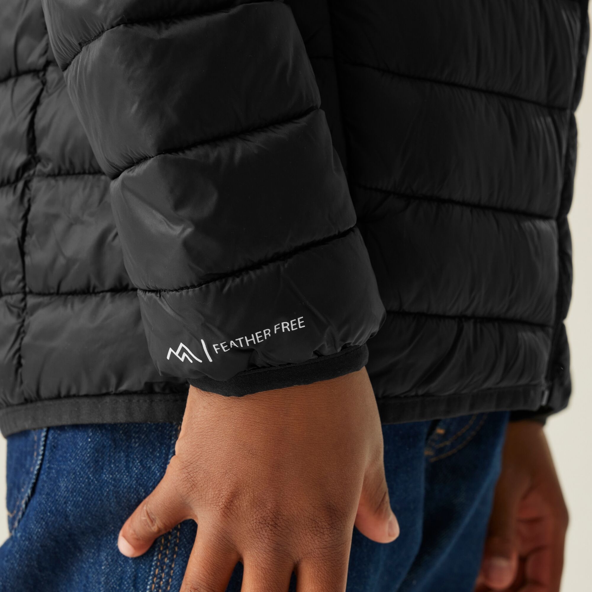 Куртка демісезонна дитяча Regatta JnrHoodedMarizion RKN148-800 11-12 чорнафото