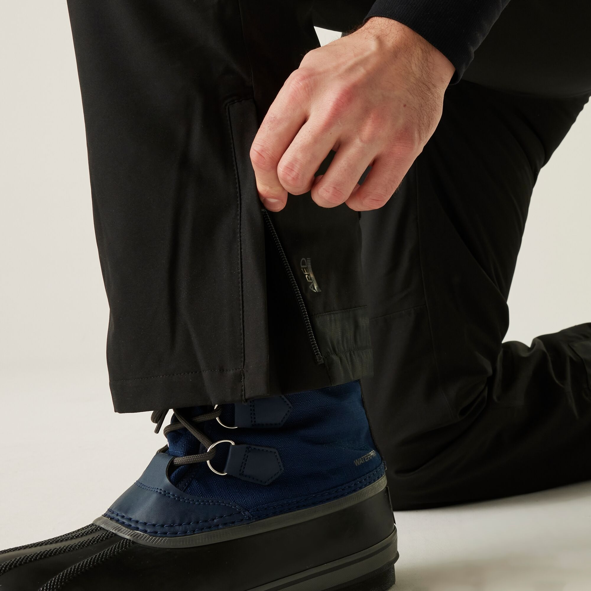 Штаны для сноуборда мужские Dare2b Baseplate II Pant DMW573-800 L черные фото6