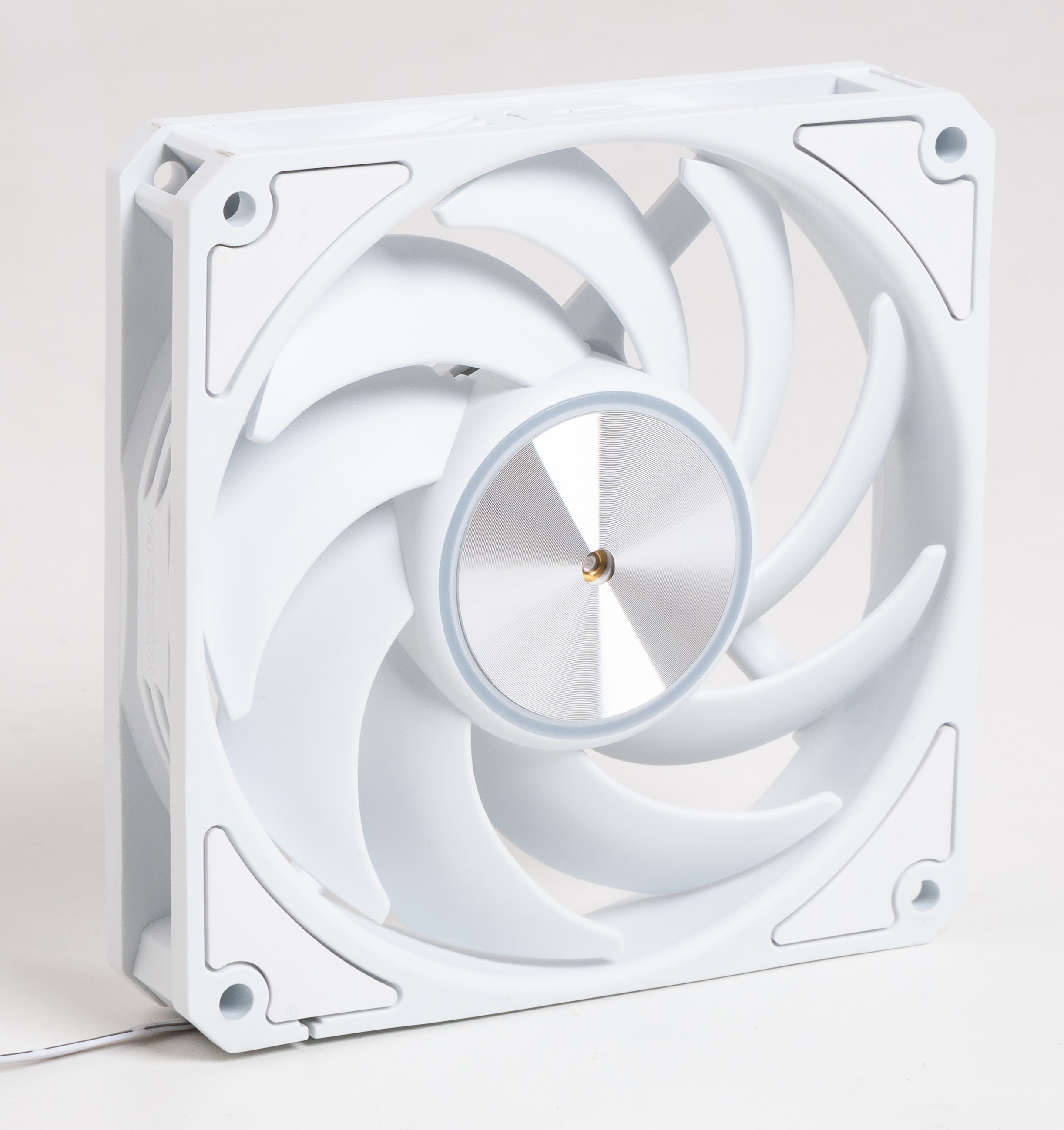 Корпусный вентилятор Vinga 12027 PWM 4-pin White (12027 PWM 4-pin white) фото2
