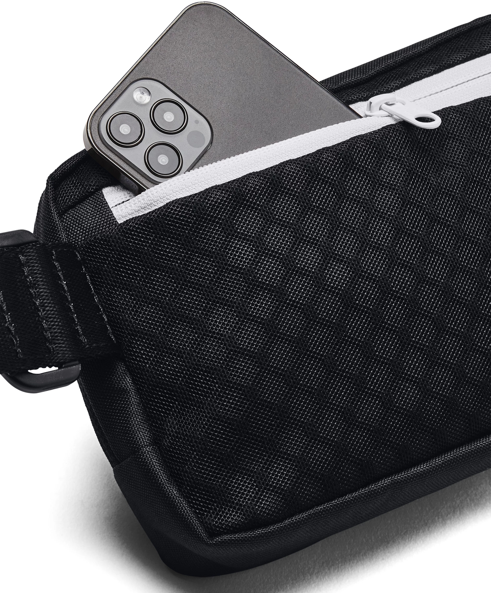 Сумка на пояс Under Armour Essential 1378418-001 (OSFM US) черная фото 4