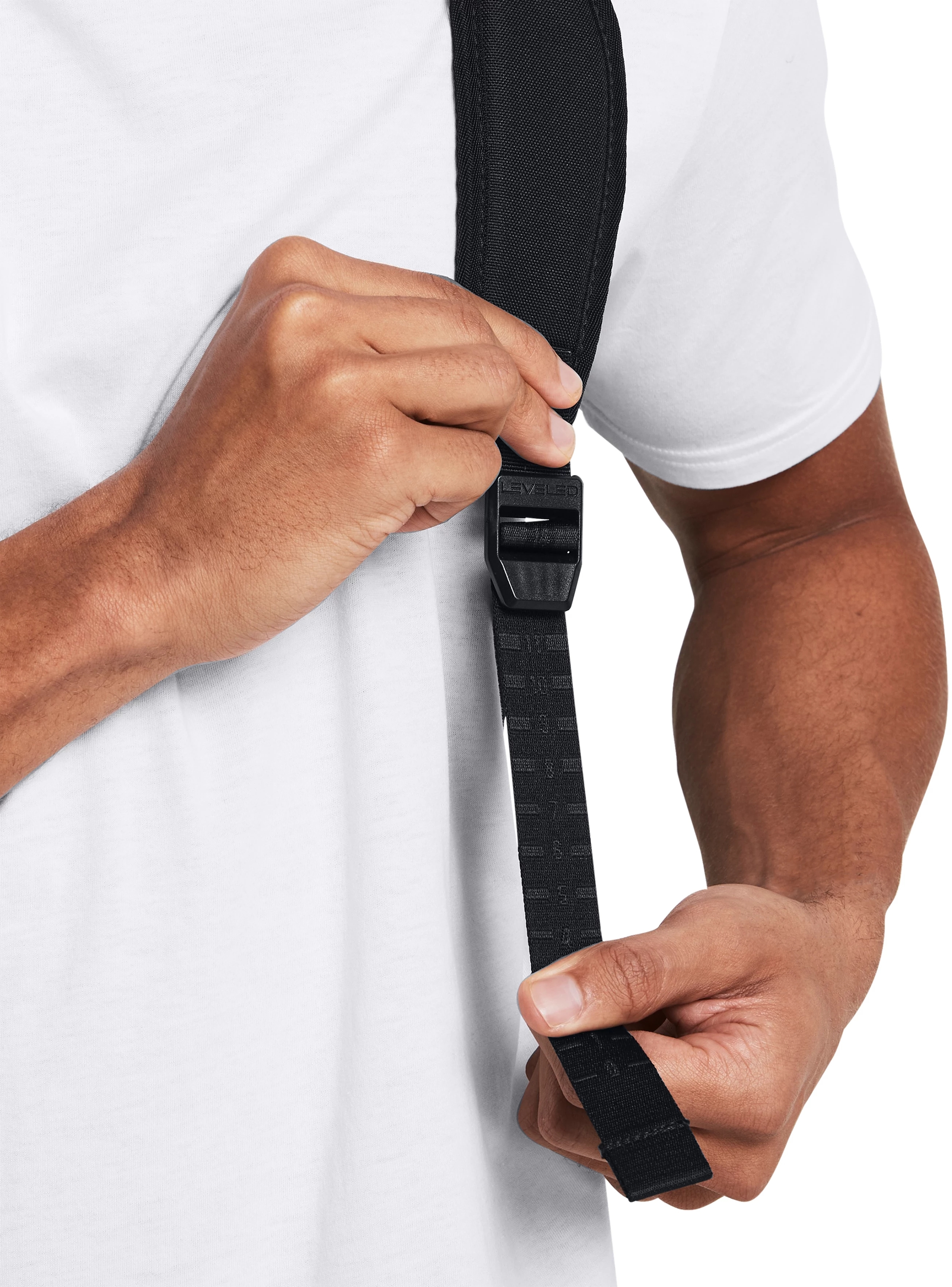 Рюкзак-сумка Under Armour Contain Small 1381920-001 (OSFM US) чорнафото