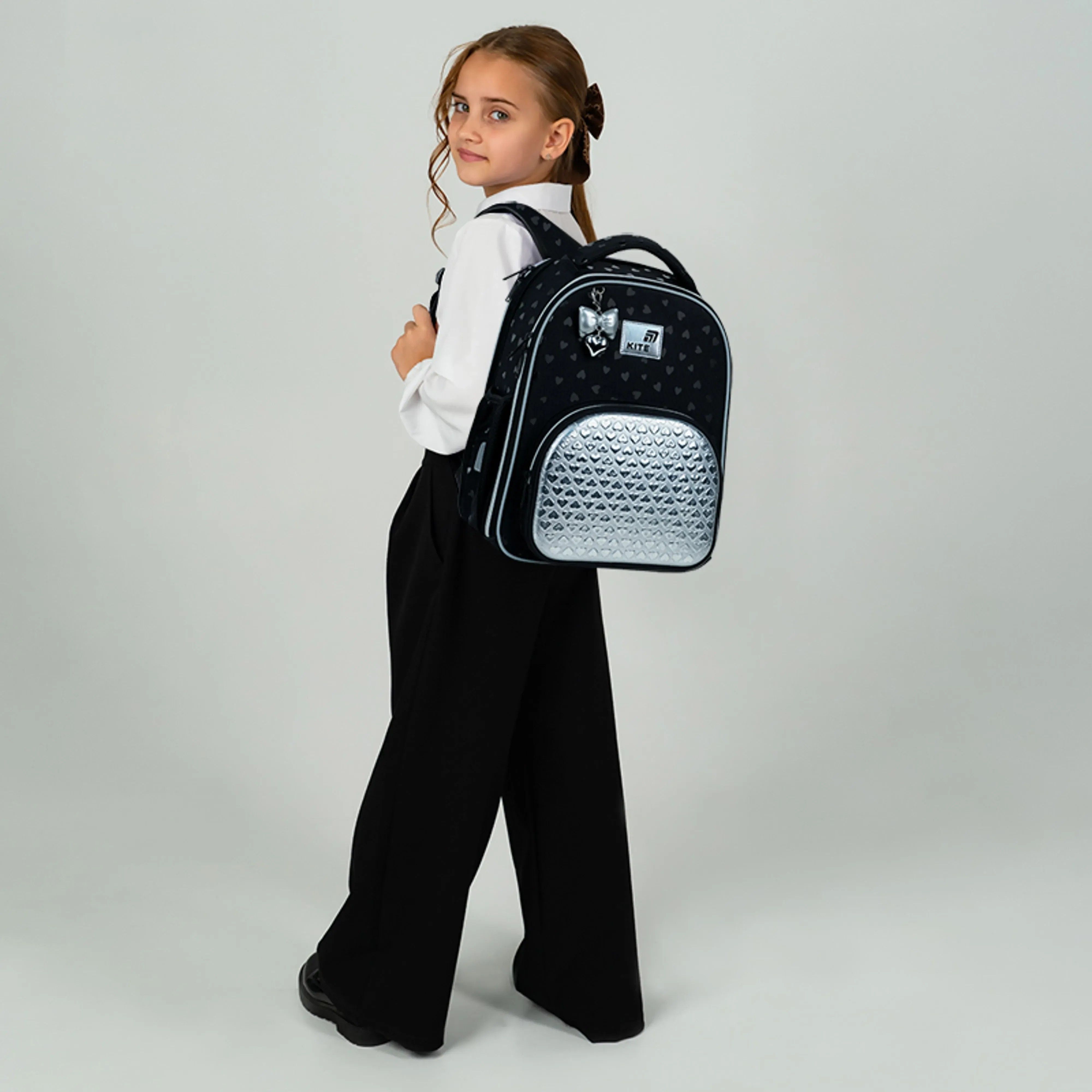 Рюкзак школьный каркасный Kite Education Black&amp;Silver K26-556M-2 фото 