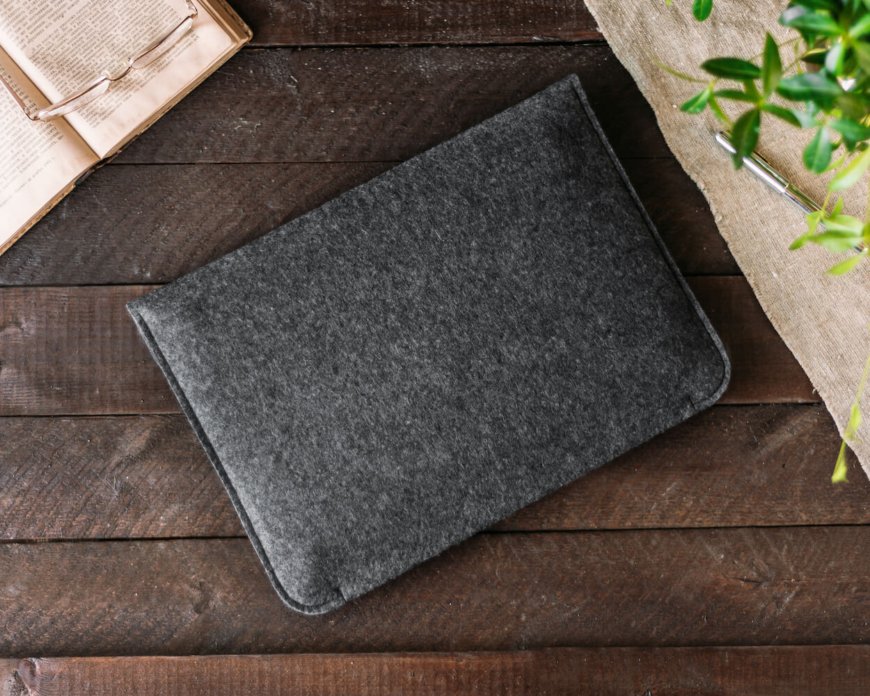 Чохол для ноутбука Gmakin для Macbook Pro 14 темно-сірий, на кнопці (GM62-14)фото