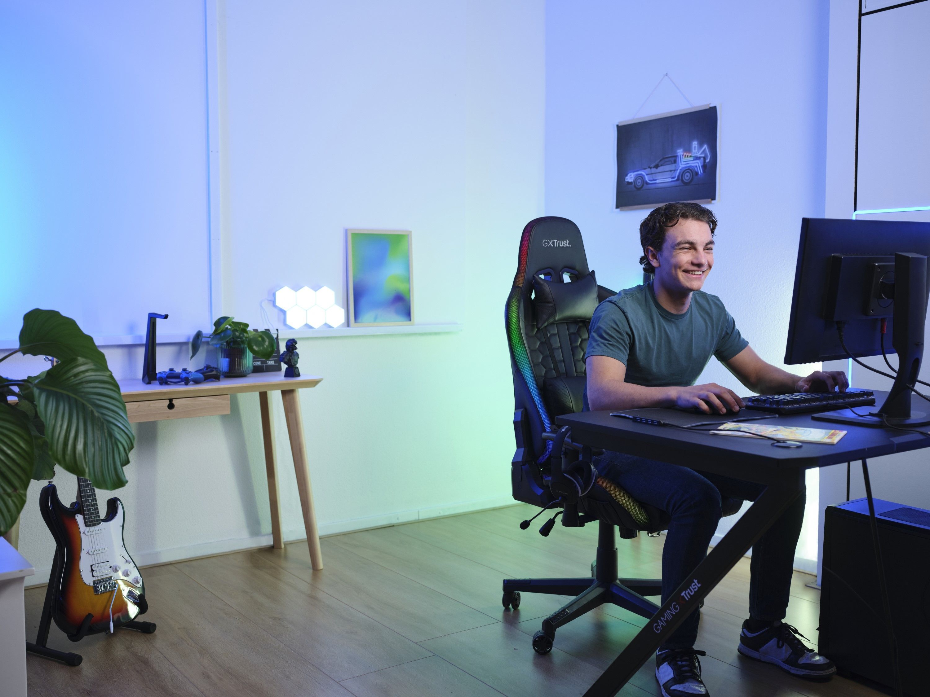 Крісло ігрове Trust GXT 716 RGB Rizza Black RGB + Powerbank Trust Primo 5000mAh (пошкоджена упаковка)фото