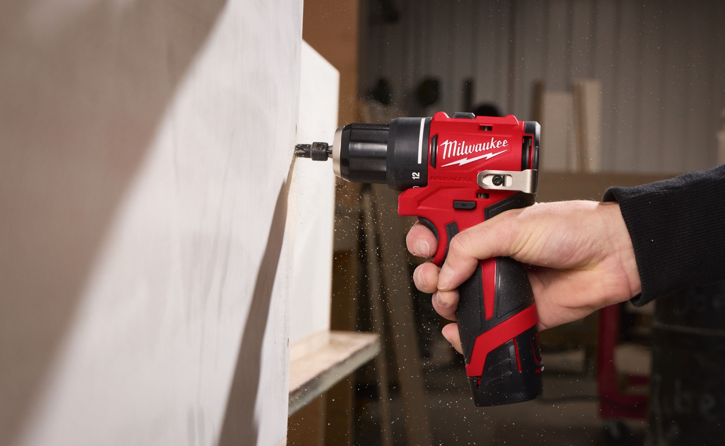 Шуруповерт-дриль акумуляторна Milwaukee M12 BLDDRC-201BRF 12В 2А·год (4933500773)фото