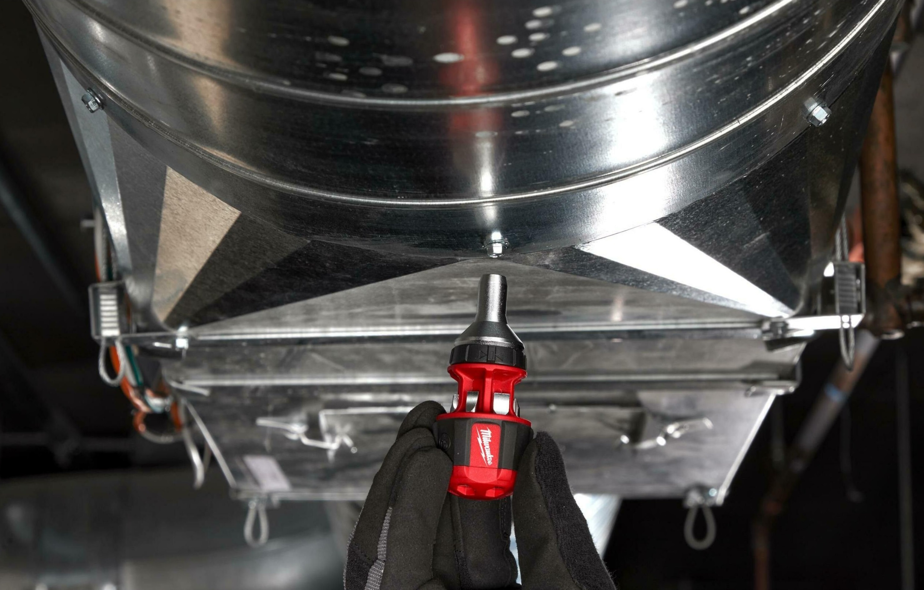 Отвертка универсальная Milwaukee с трещоткой 8 в 1 (4932471868) фото 