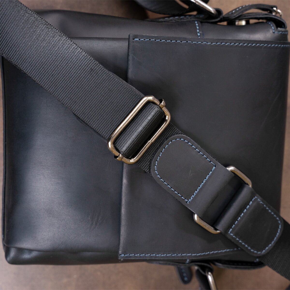 Сумка на плече чоловіча шкіряна Shvigel 11173 чорна фото16