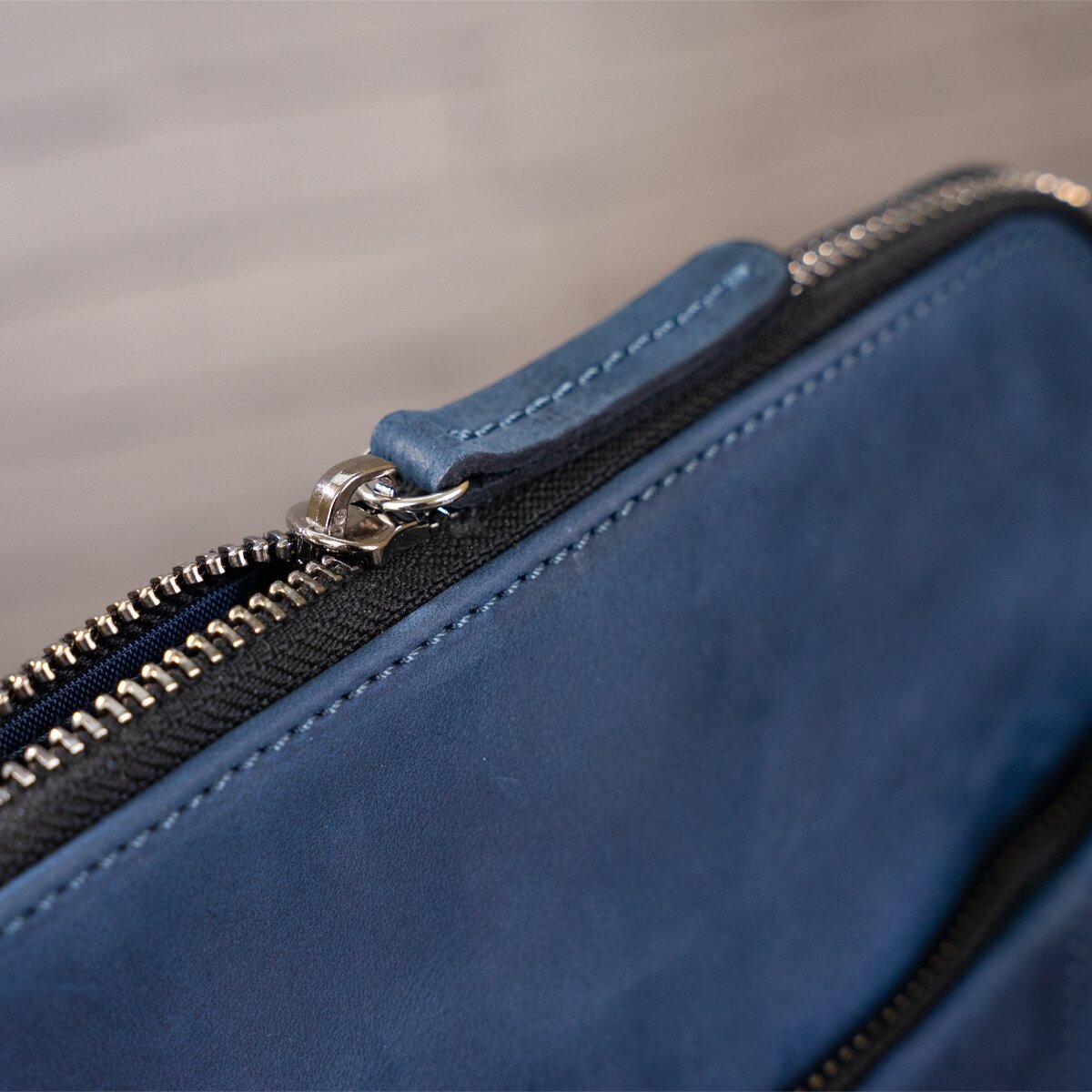 Сумка на плече чоловіча шкіряна Shvigel 11179 синя фото12