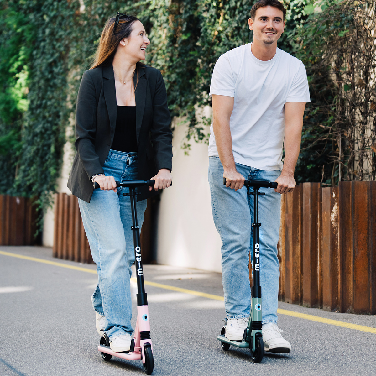 Самокат Micro складаний серії Sprite Suspension – Рожевий (SA0248)фото