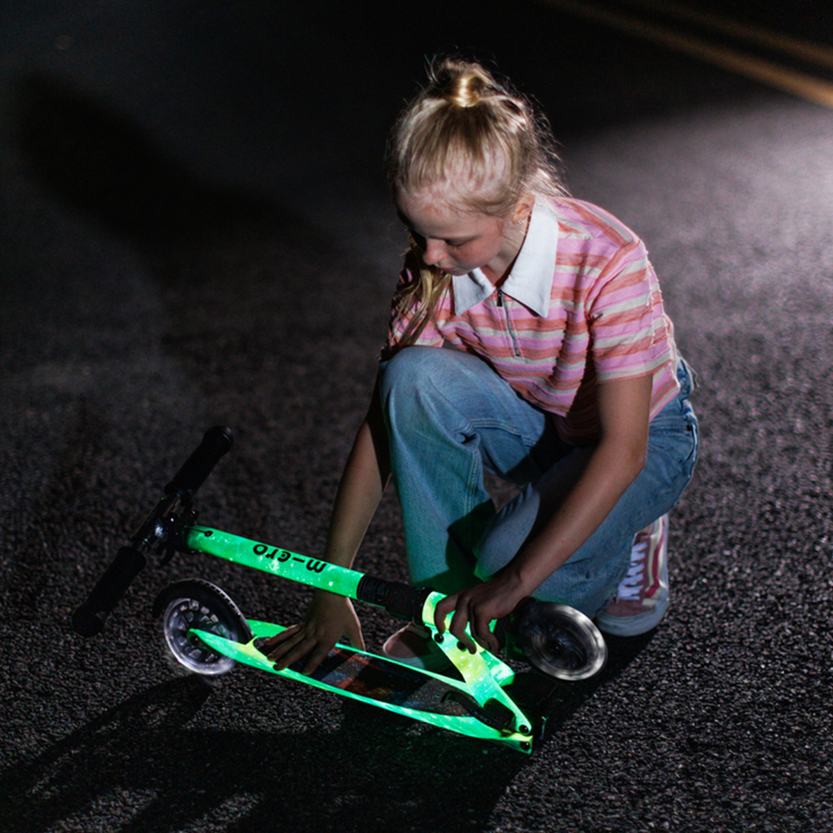 Самокат Micro серии Sprite Glow LED Art Collection – Космос (SA0299)фото