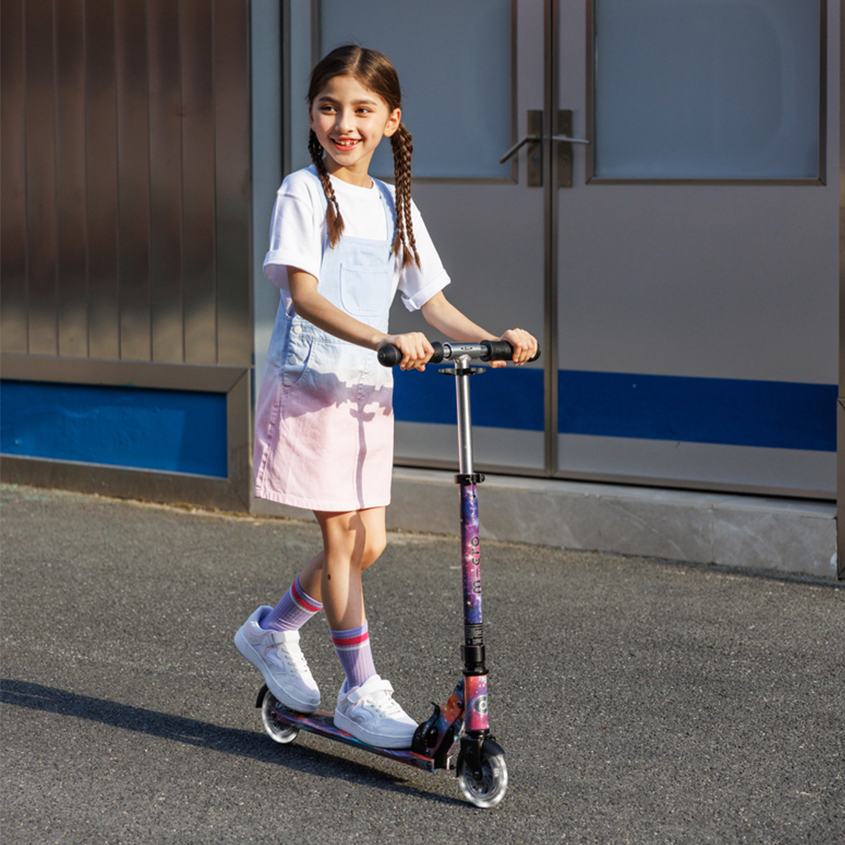 Самокат Micro серии Sprite Glow LED Art Collection – Космос (SA0299)фото