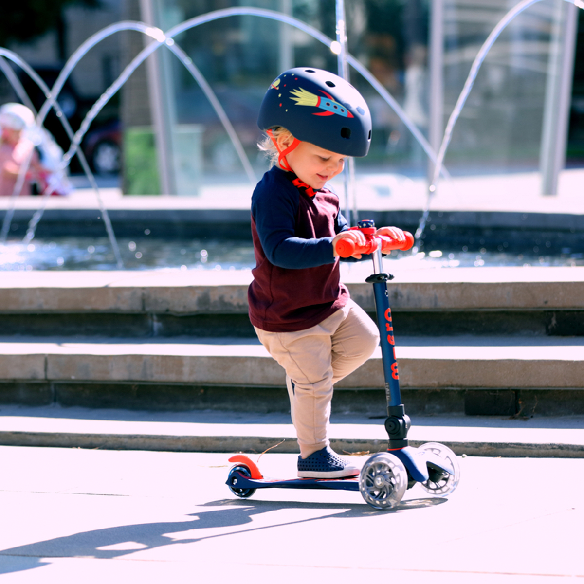 Самокат Micro складний серії Mini Deluxe Foldable LED – Синій (MMD196)фото