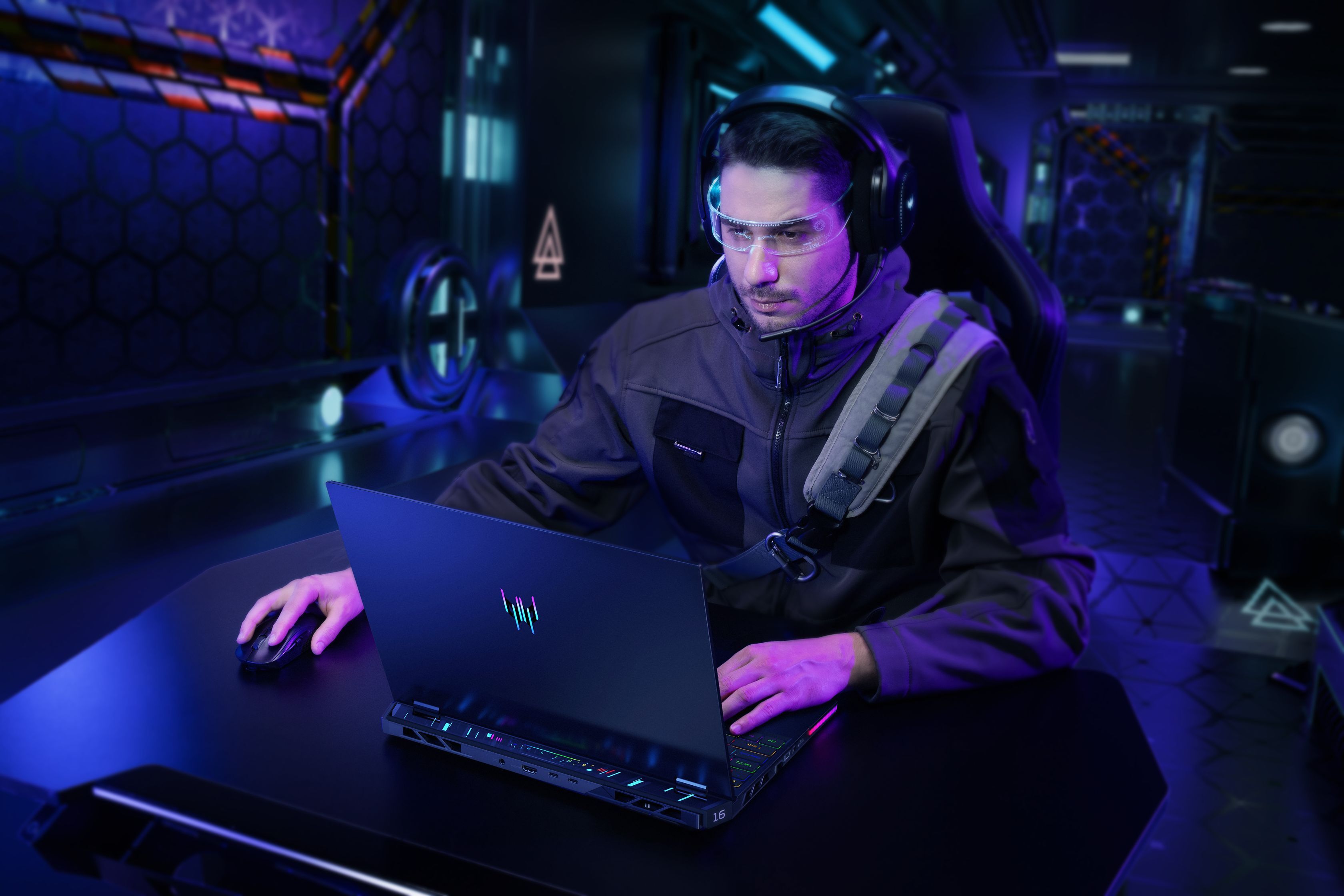 Ноутбук ACER Predator Helios 16 AI PHN16-73 (NH.QW2EU.003)фото