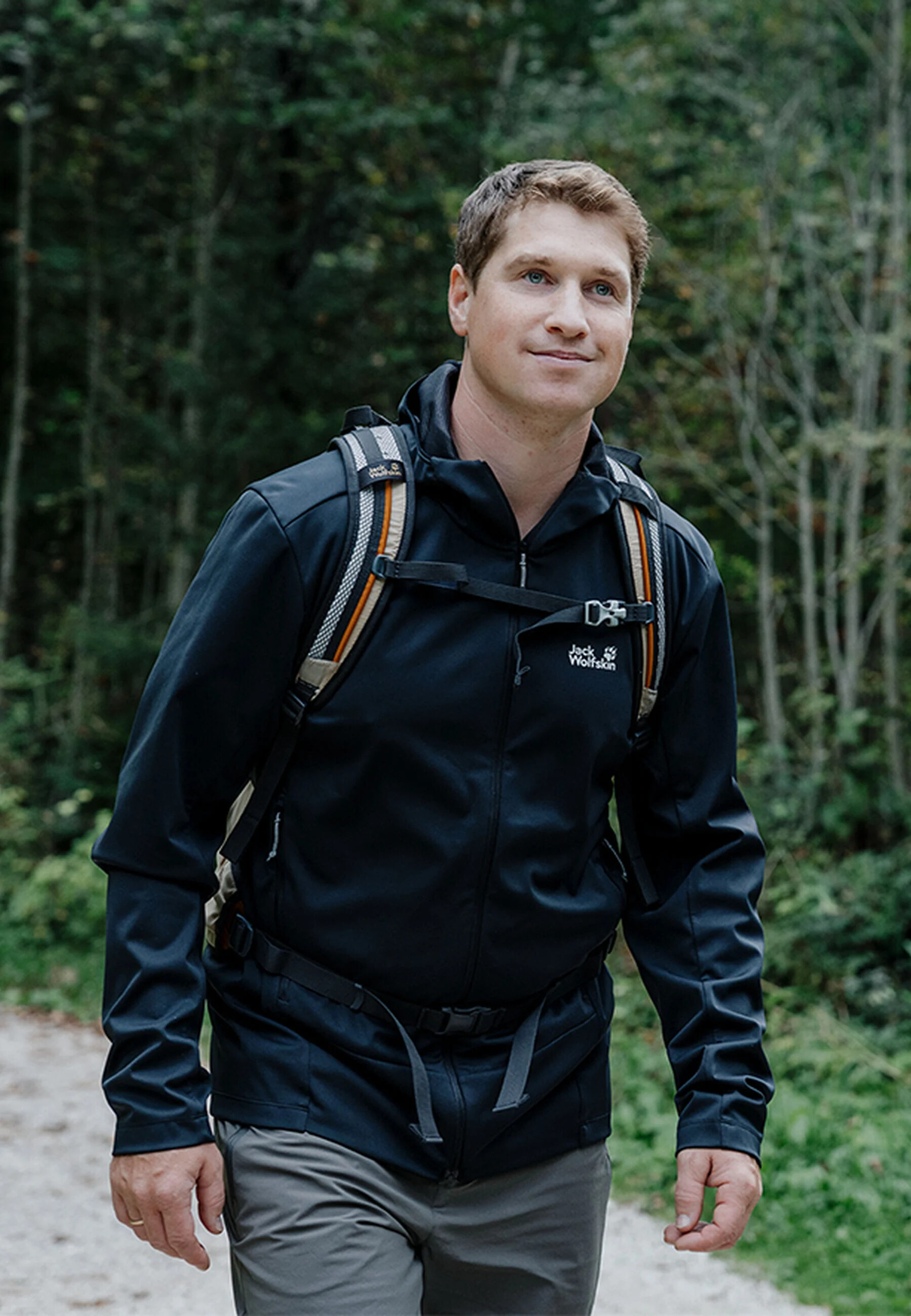 Ветровка мужская Jack Wolfskin Skyvail Jkt M A65864_6000 S черная фото 