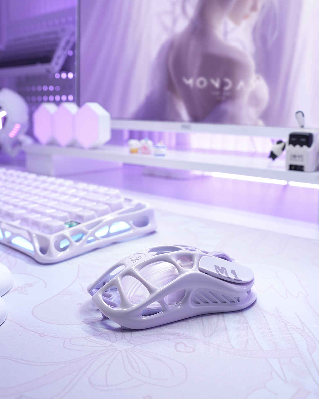 Ігрова миша GravaStar Mercury M1 Pro BT/WL/USB-A RGB Lavender Purple (GRAVASTARM1PRO_PL)фото