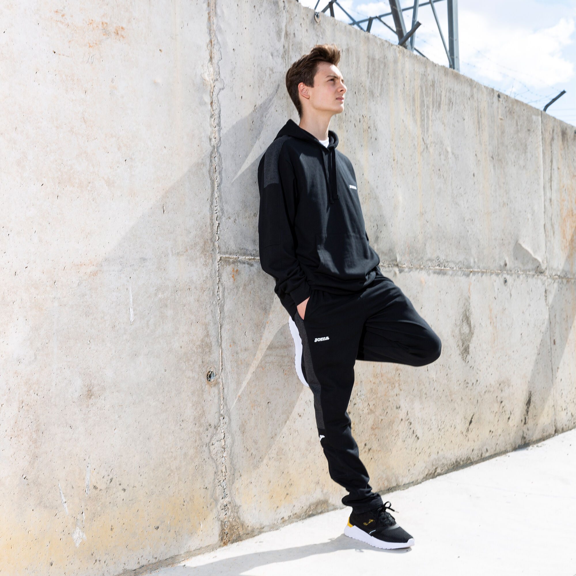 Худи мужское JOMA Urban Street 102545.110 M черное фото 