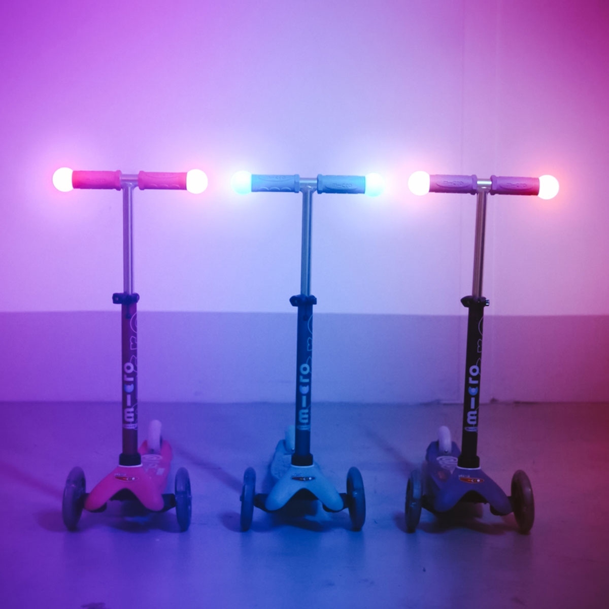 Самокат Micro серії Mini Deluxe Magic – Фіолетовий (до 50 kg, триколісний, світло)фото7