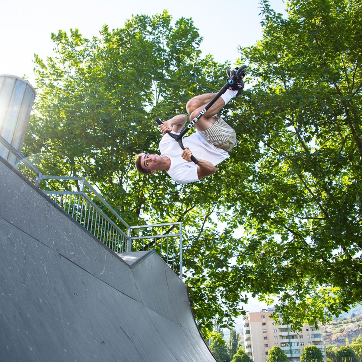 Самокат Micro серії Ramp – Чорний (до 100 kg, двоколісний)фото