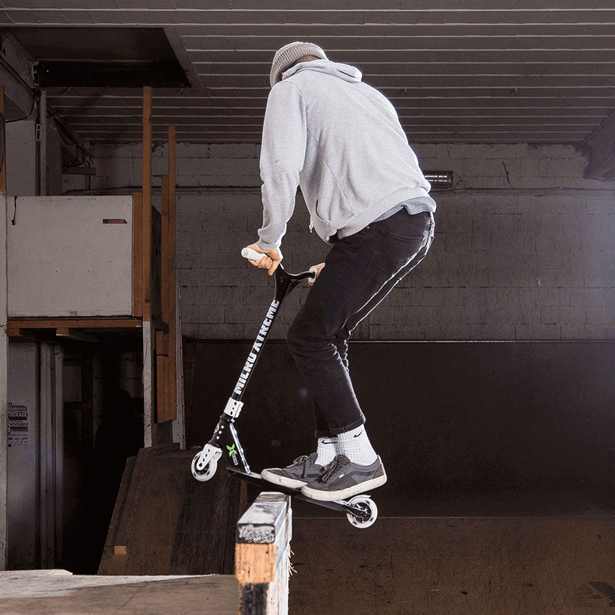 Самокат Micro серии Trixx&amp;Ramp - Черный (до 100 kg, двухколесный, алюмин.) фото 