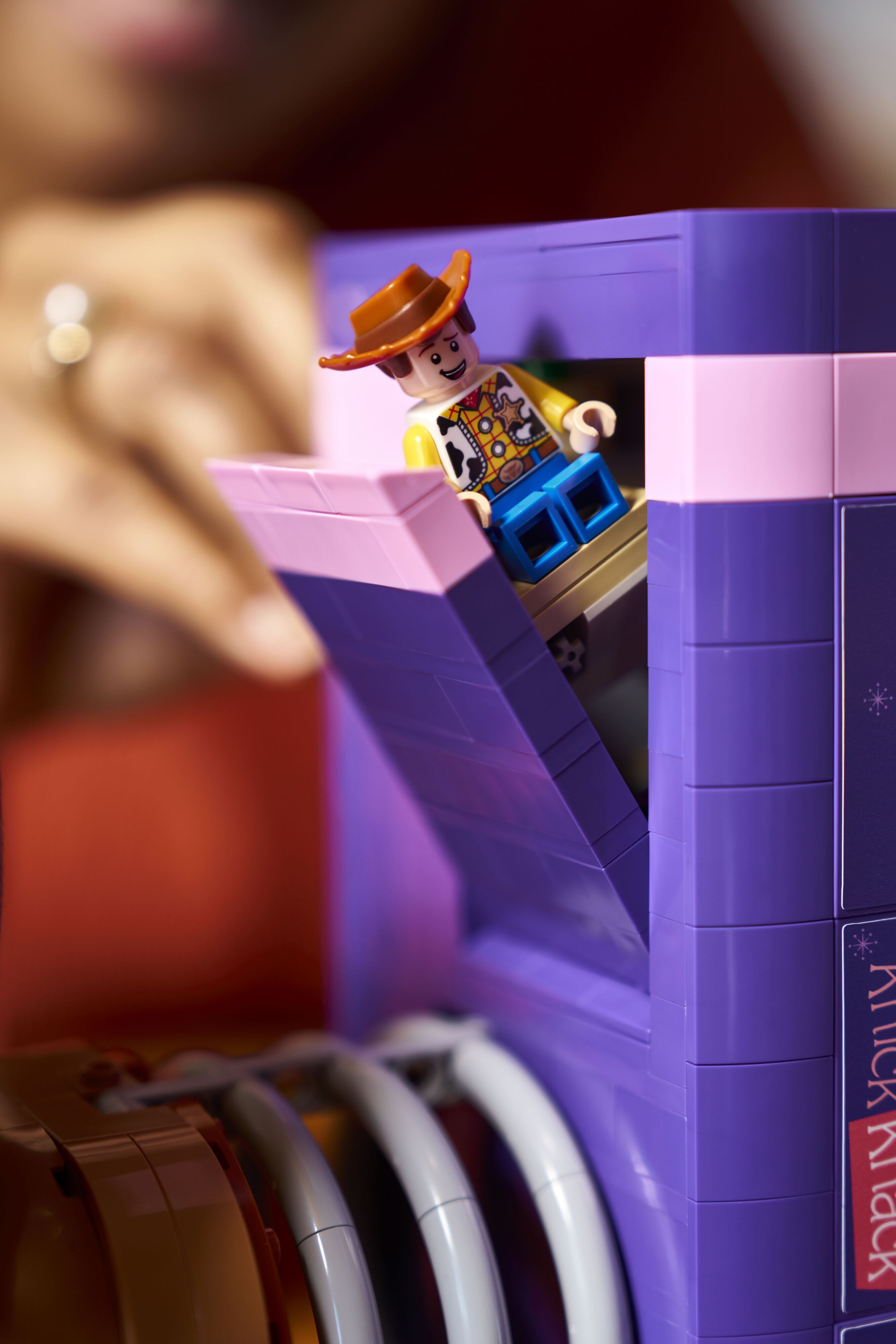 LEGO 43301 Книжные подставки Собачка Слинки из История игрушек фото12