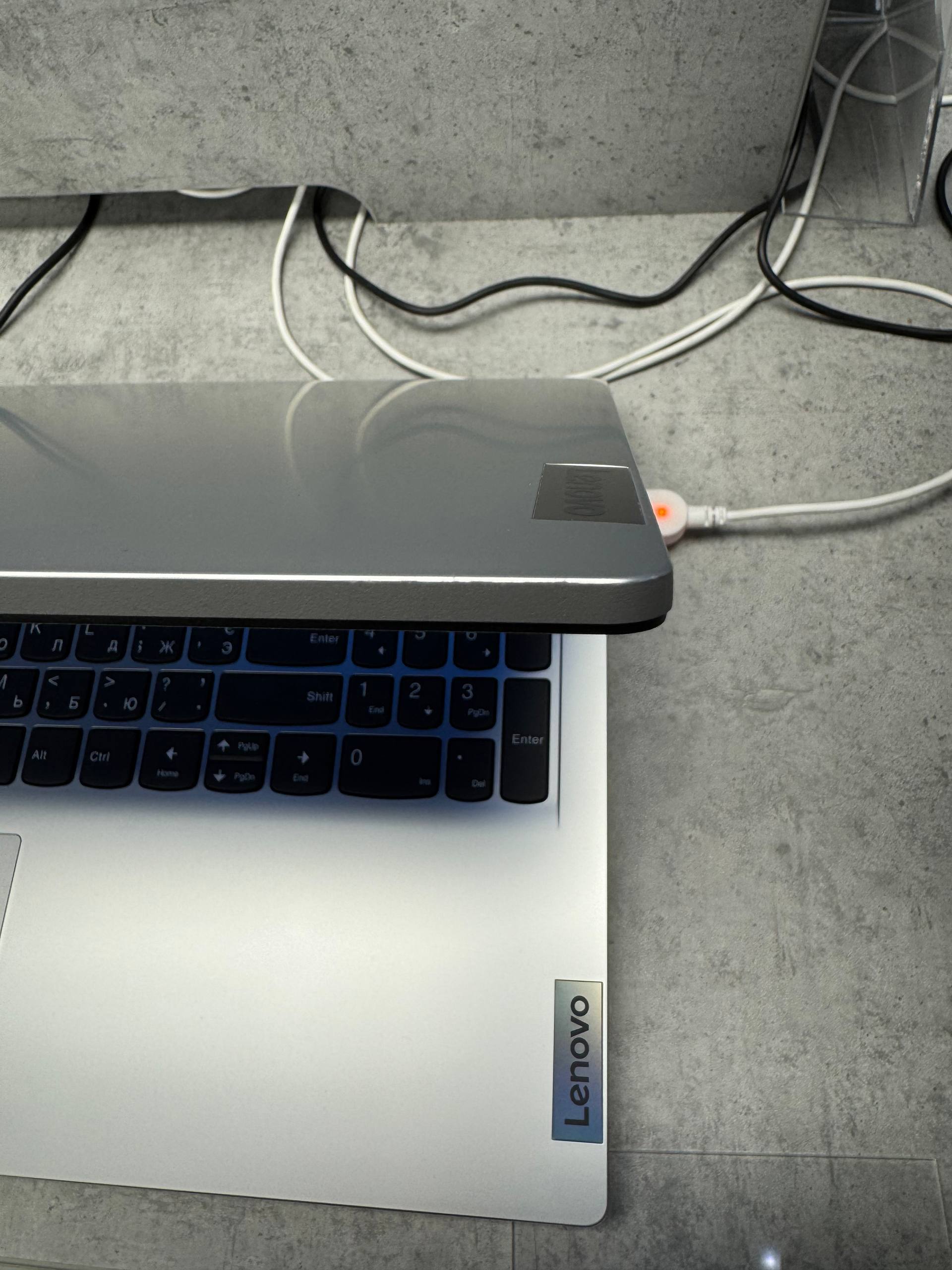 Ноутбук LENOVO IdeaPad 1 15AMN7 (82VG00TARA) фото 