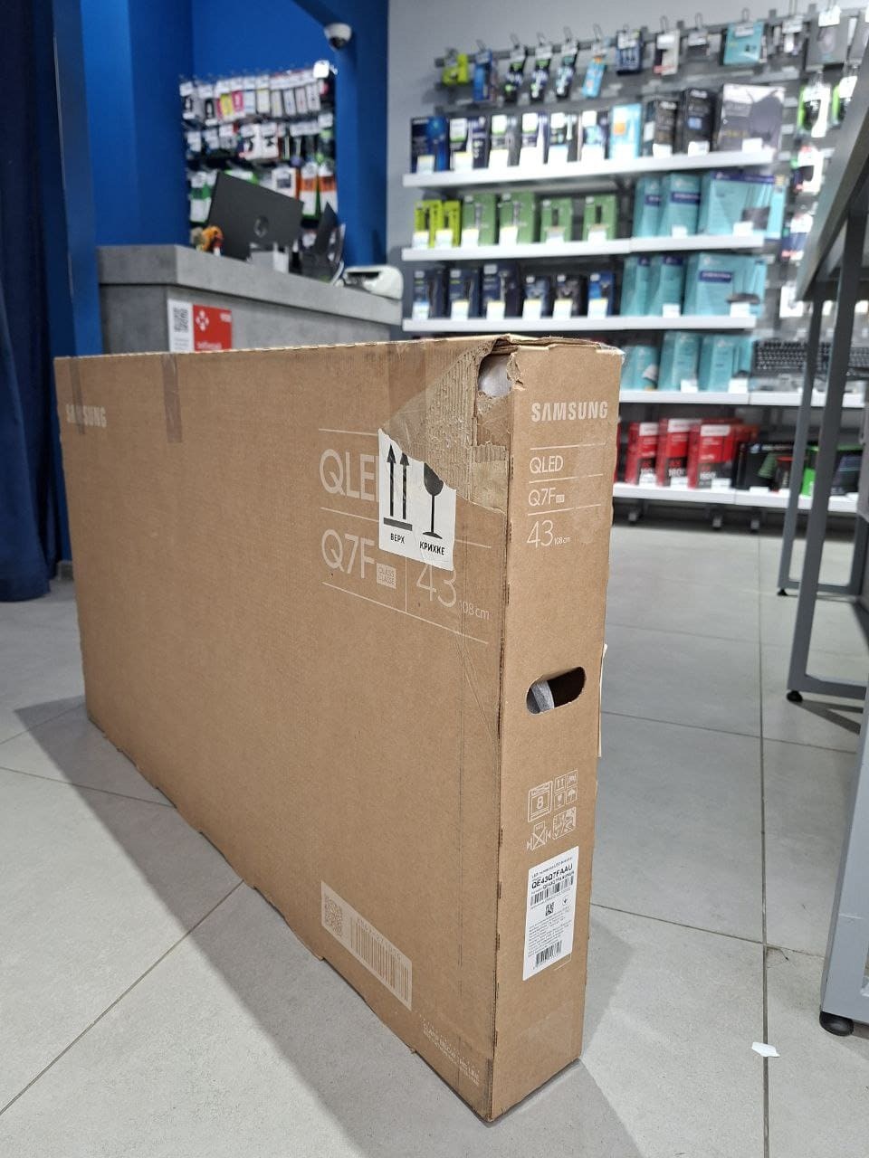 Телевізор Samsung QLED 43Q7F (QE43Q7FAAUXUA)фото