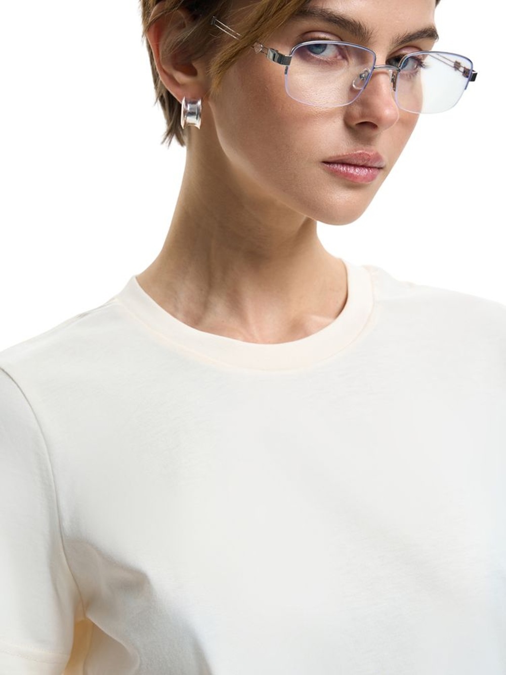 Футболка бавовняна жіноча Roza 231107 L світло-бежевафото