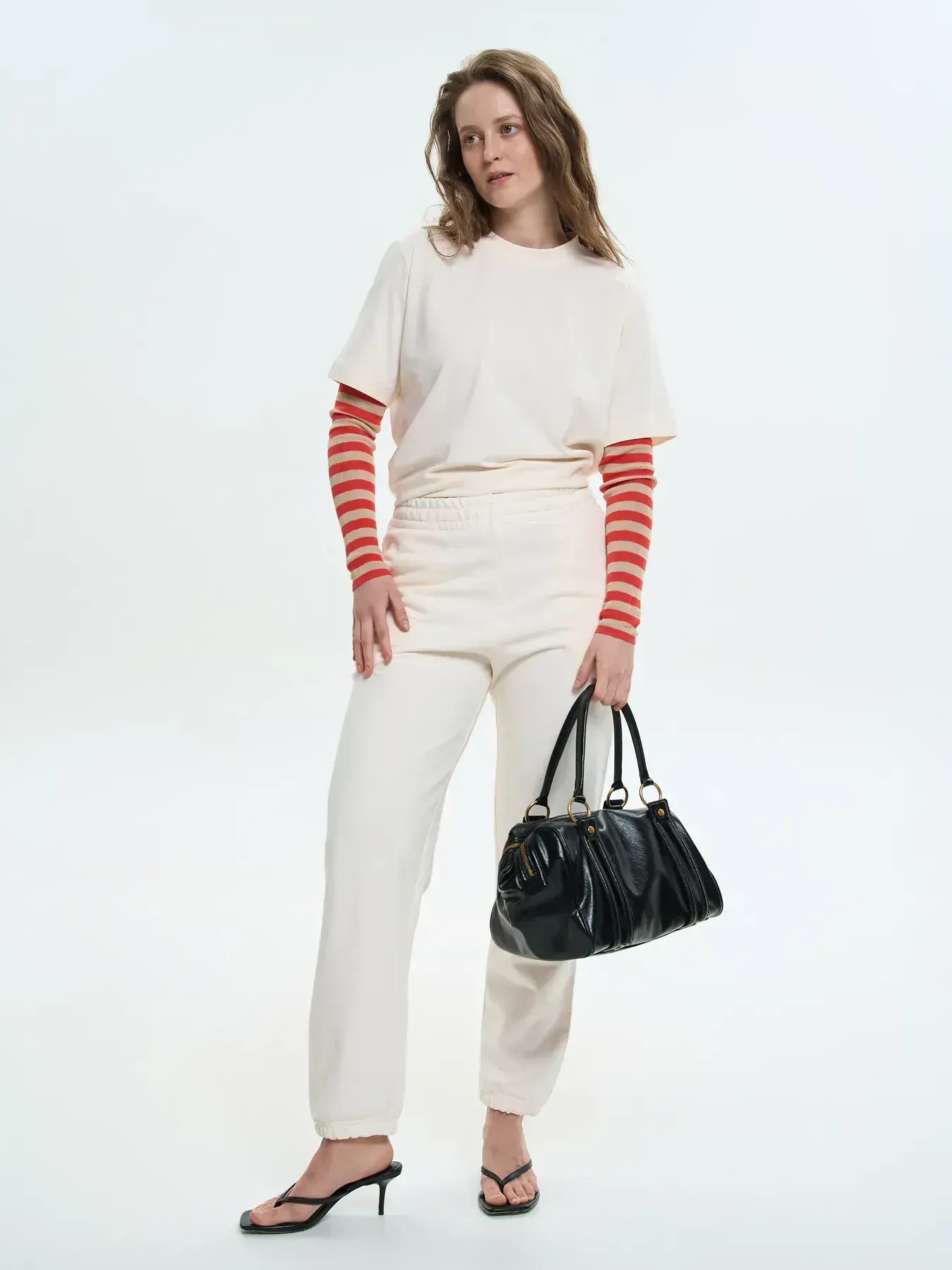 Штани спортивні жіночі Roza 231025 2XL світло-бежевіфото