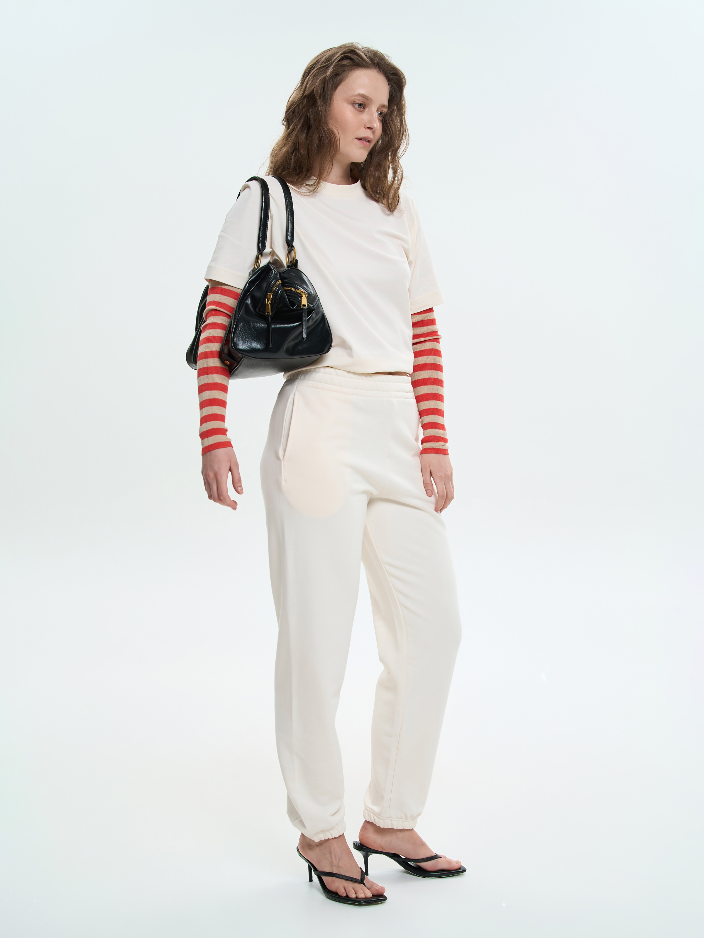 Штани спортивні жіночі Roza 231025 2XL світло-бежевіфото