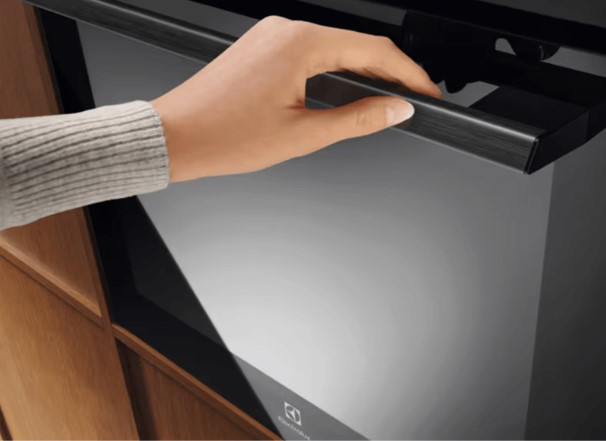 Духовой шкаф Electrolux EOE8P39H фото 