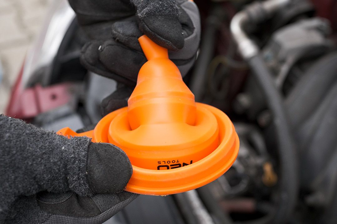 Лійка автомобільна Neo Tools (10-809)фото